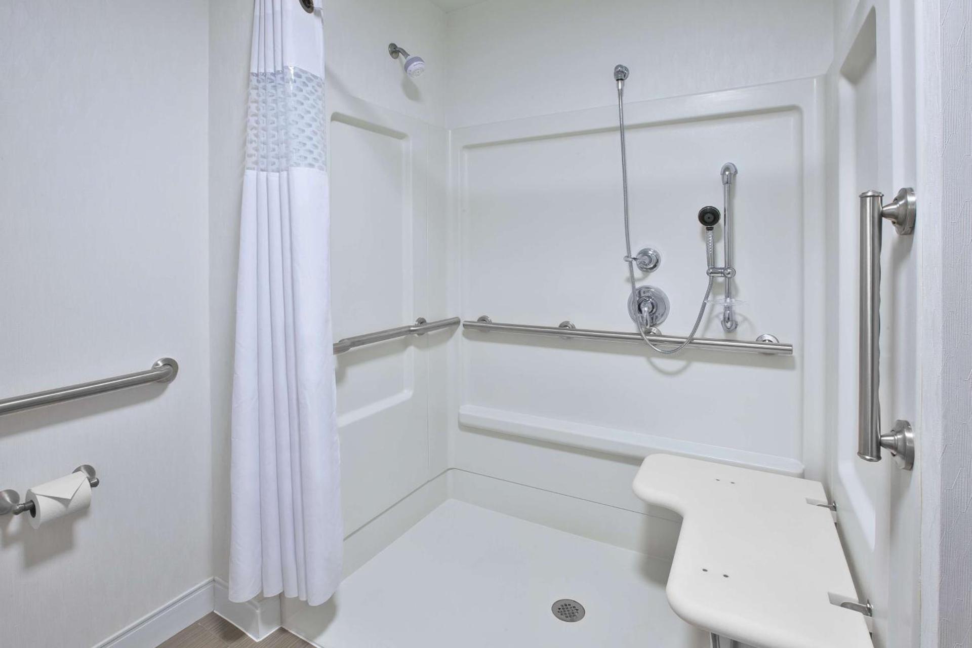 Hampton Inn & Suites Alliance photo 10