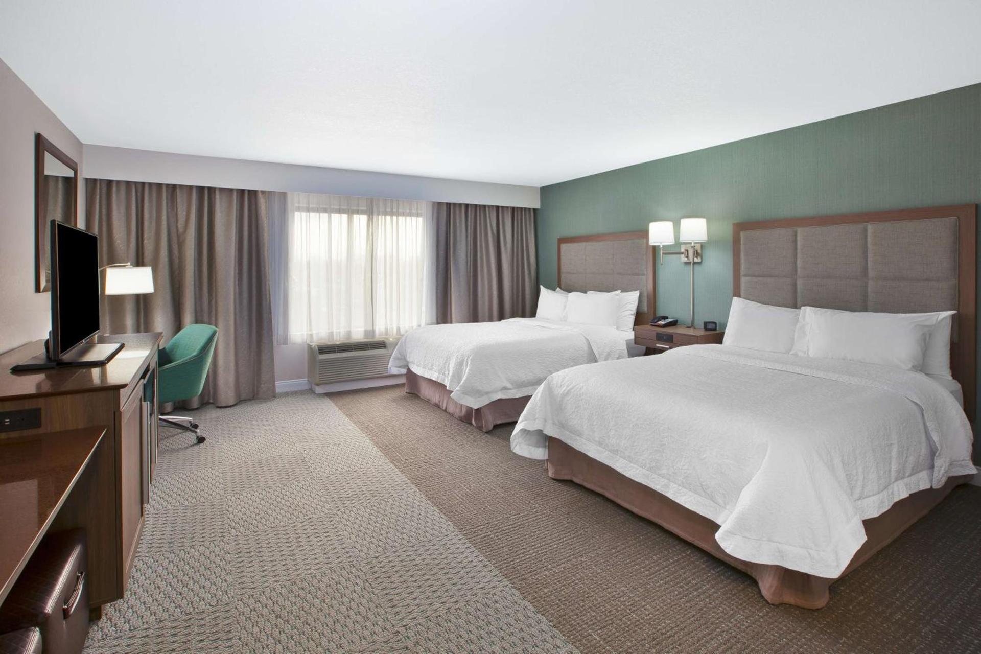 Hampton Inn & Suites Alliance photo 12