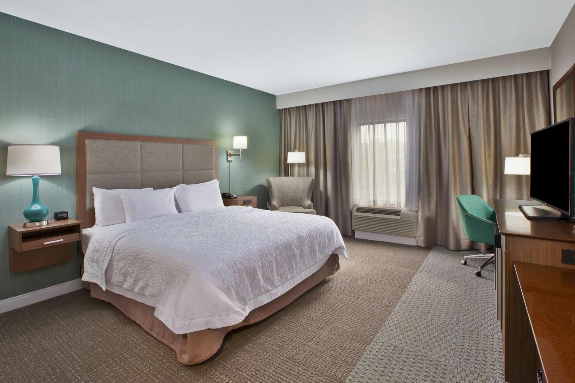 Hampton Inn & Suites Alliance photo 11
