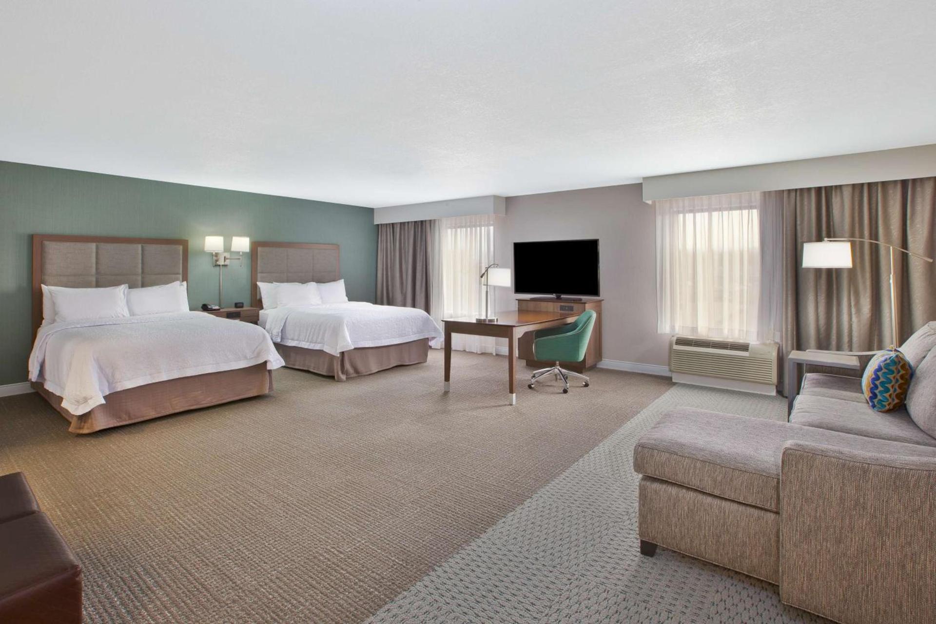 Hampton Inn & Suites Alliance photo 19