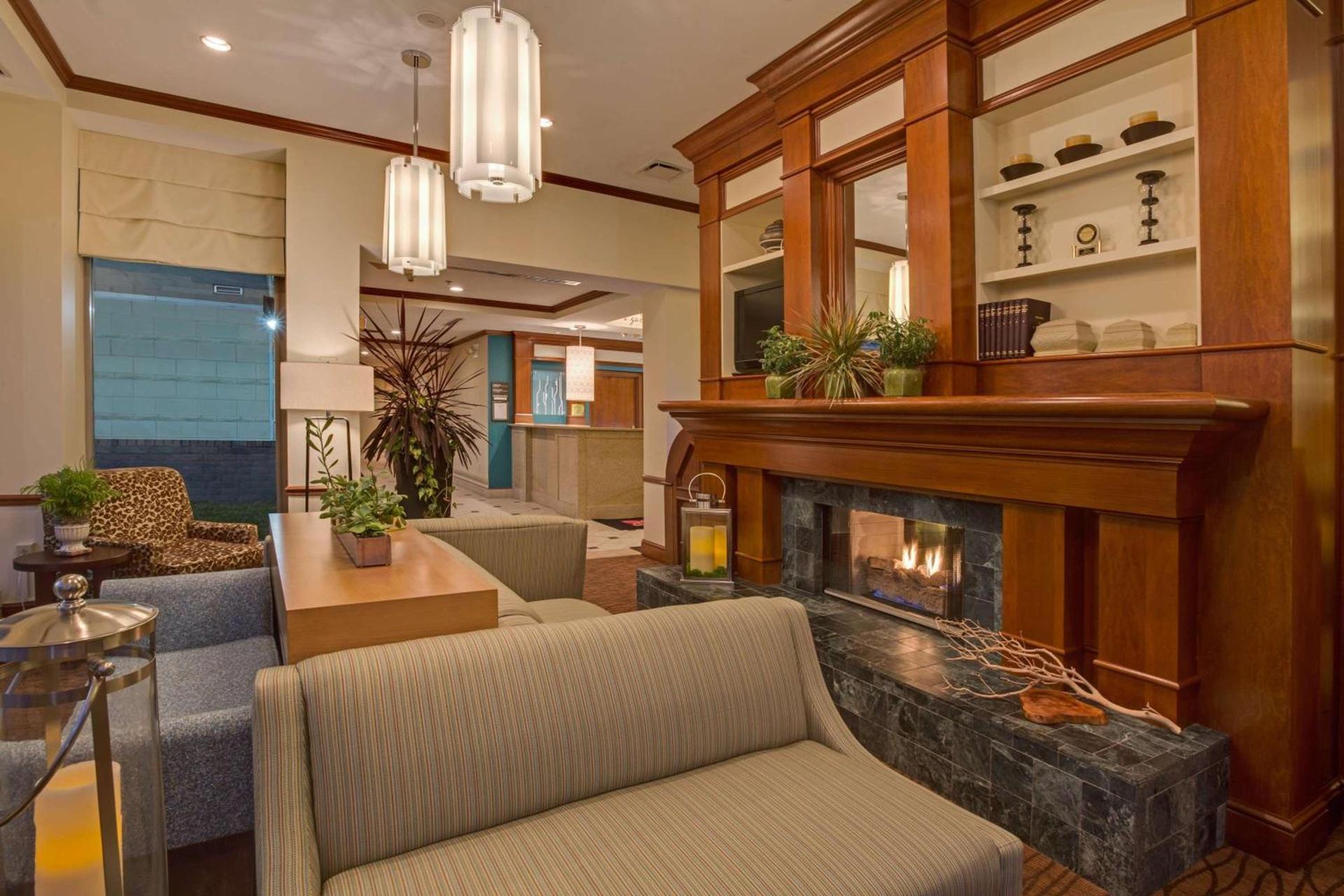 Hilton Garden Inn Cleveland Airport photo 2