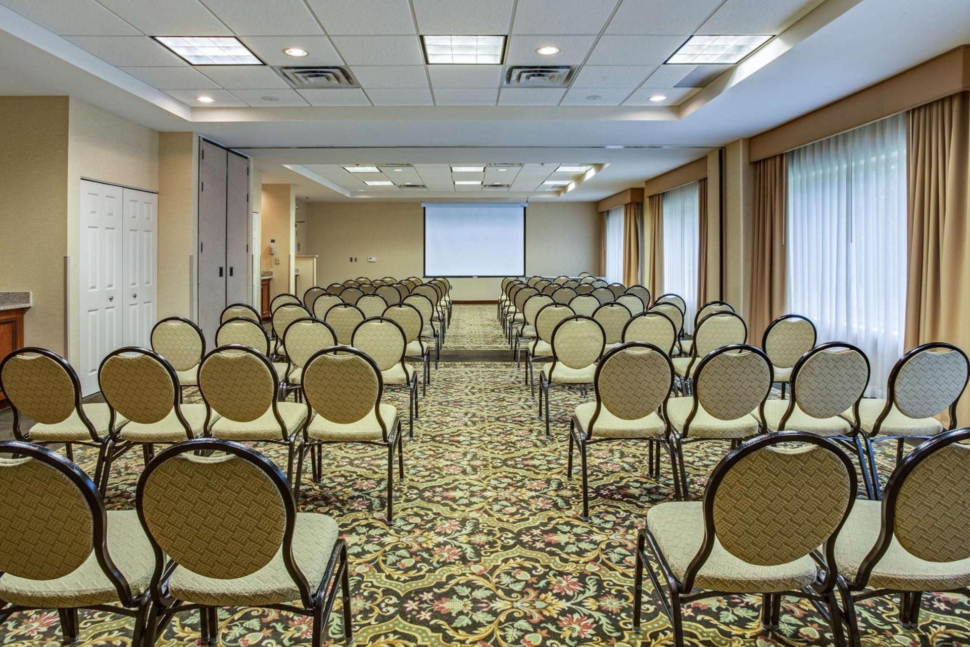 Hilton Garden Inn Cleveland Airport photo 10