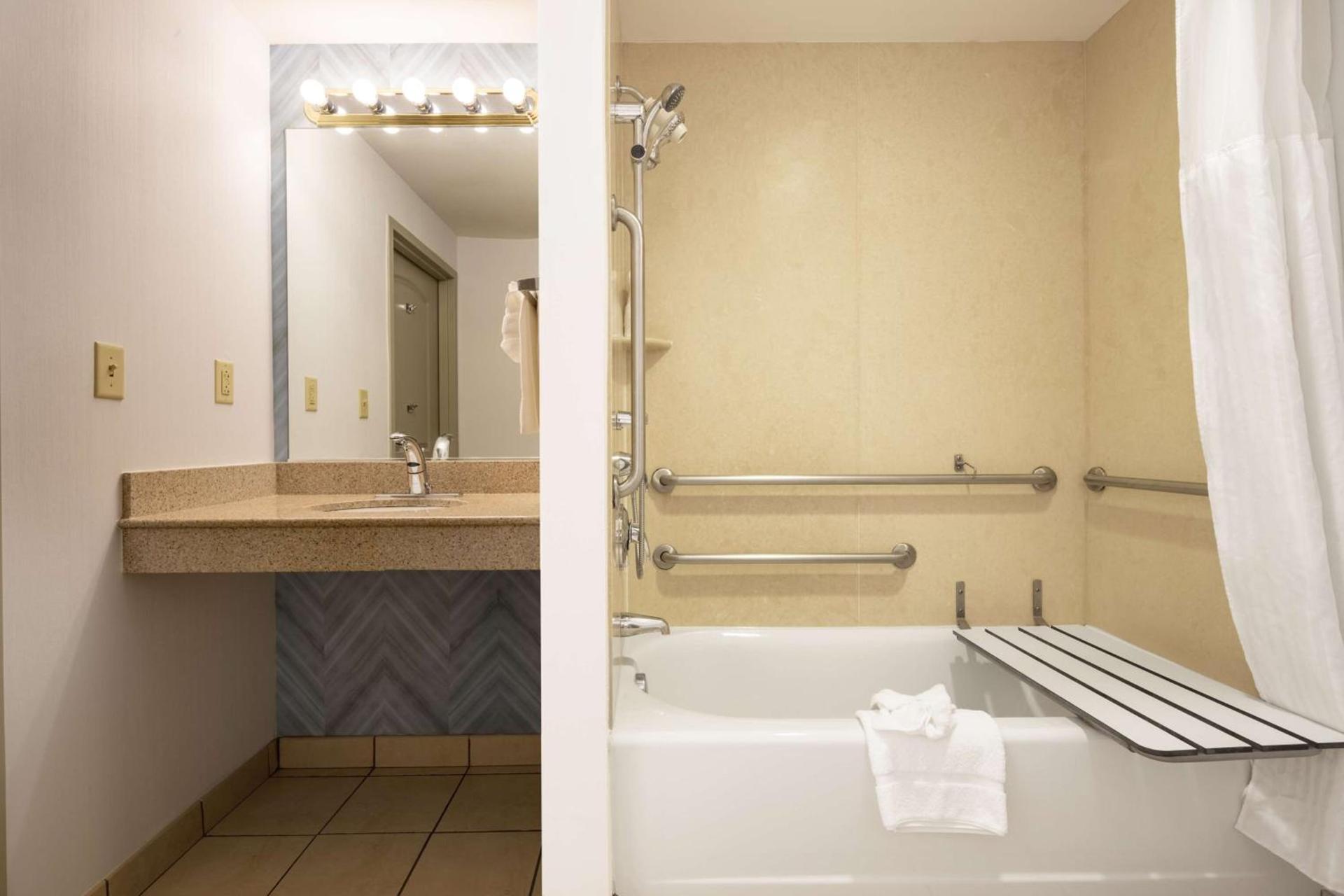 Hilton Garden Inn Mystic/Groton photo 12