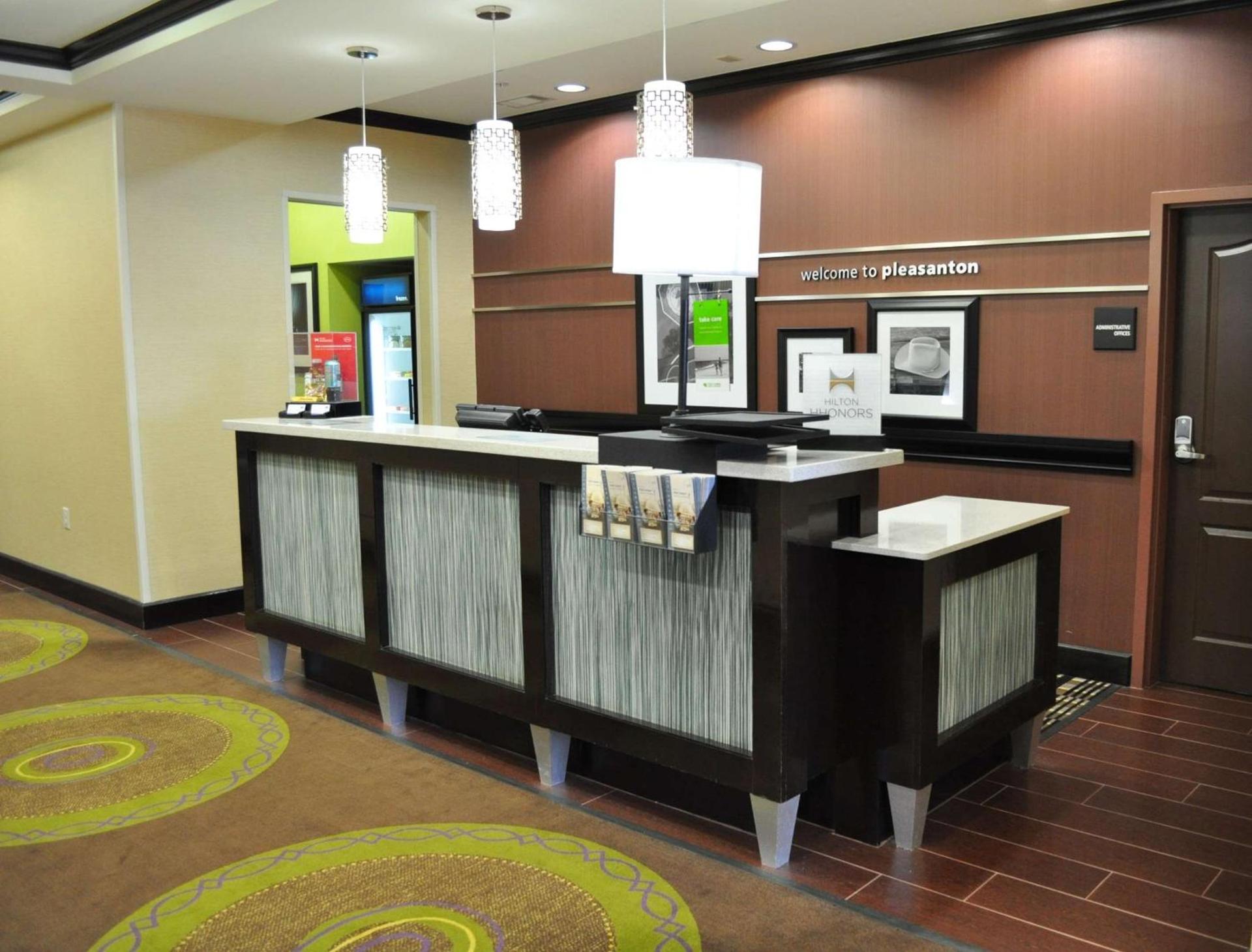 Hampton Inn Pleasanton photo 2