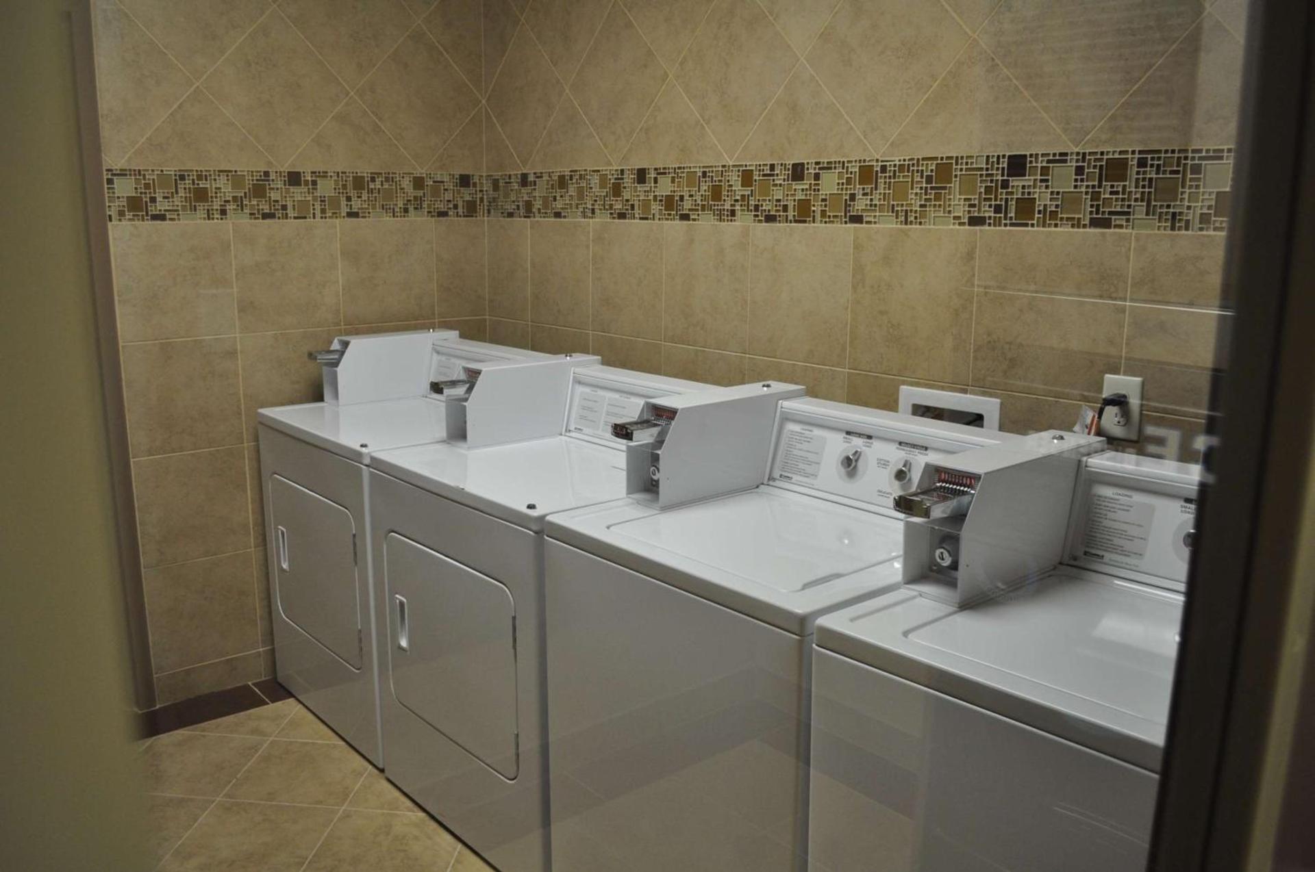 Hampton Inn Pleasanton photo 11