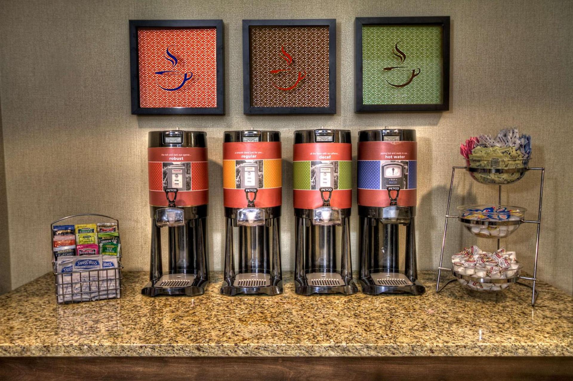 Hampton Inn Marion photo 9