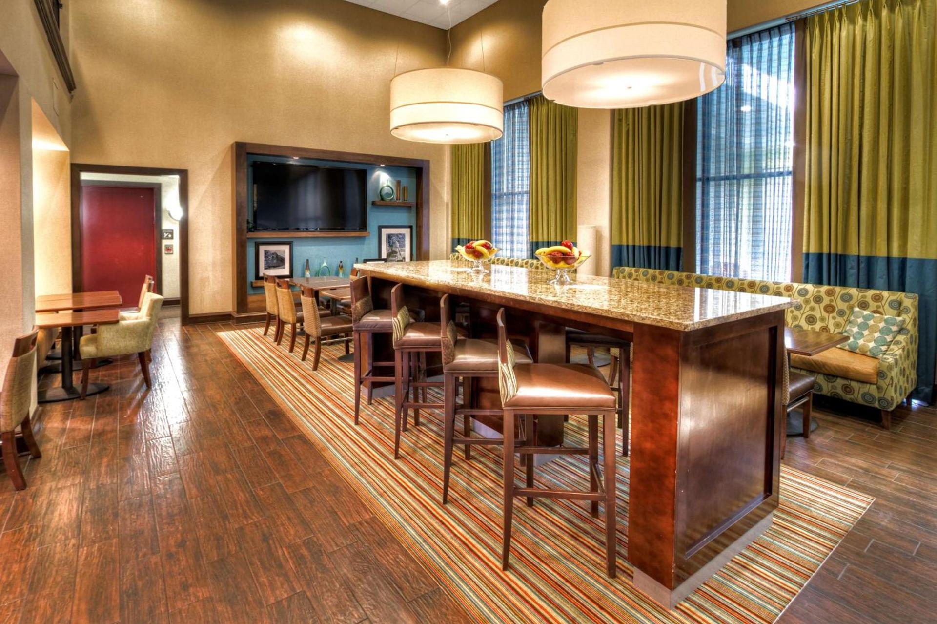 Hampton Inn Marion photo 5