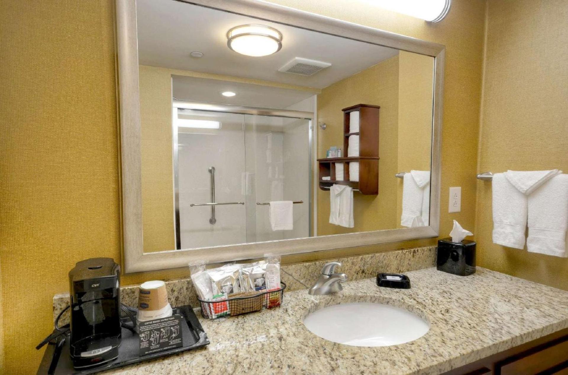 Hampton Inn & Suites Tifton photo 19