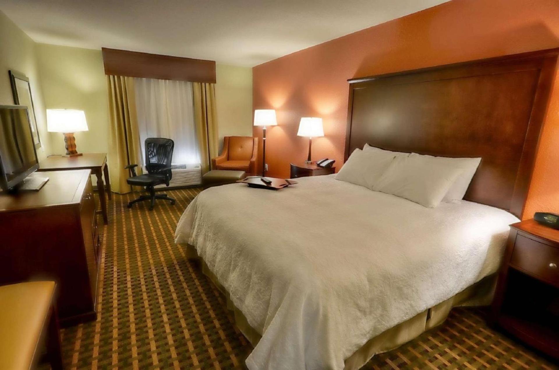 Hampton Inn & Suites Tifton photo 2