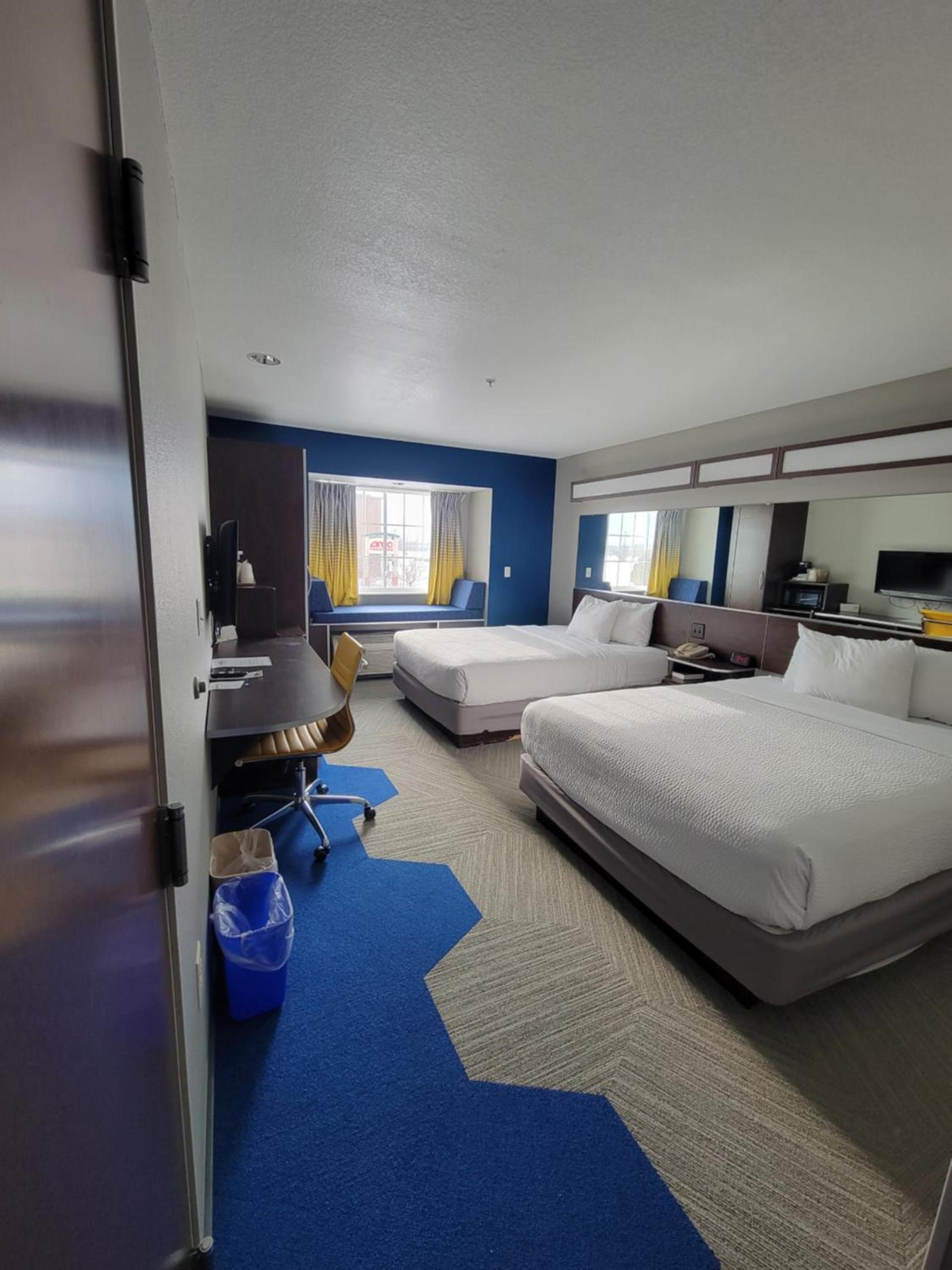 Microtel Inn & Suites by Wyndham Bluffs photo 51
