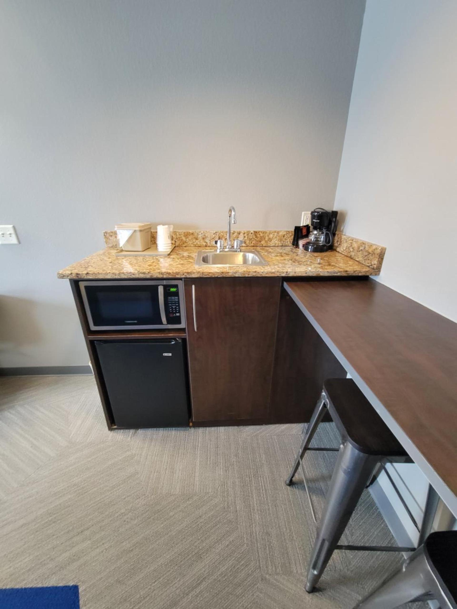 Microtel Inn & Suites by Wyndham Bluffs photo 29
