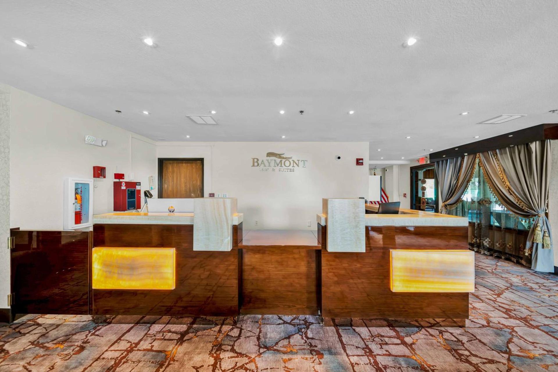 Baymont by Wyndham Anderson photo 32