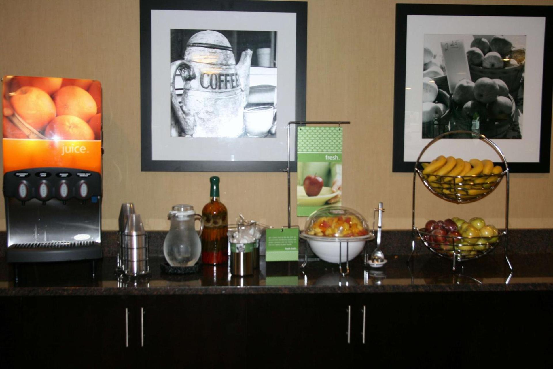 Hampton Inn Dalton photo 11