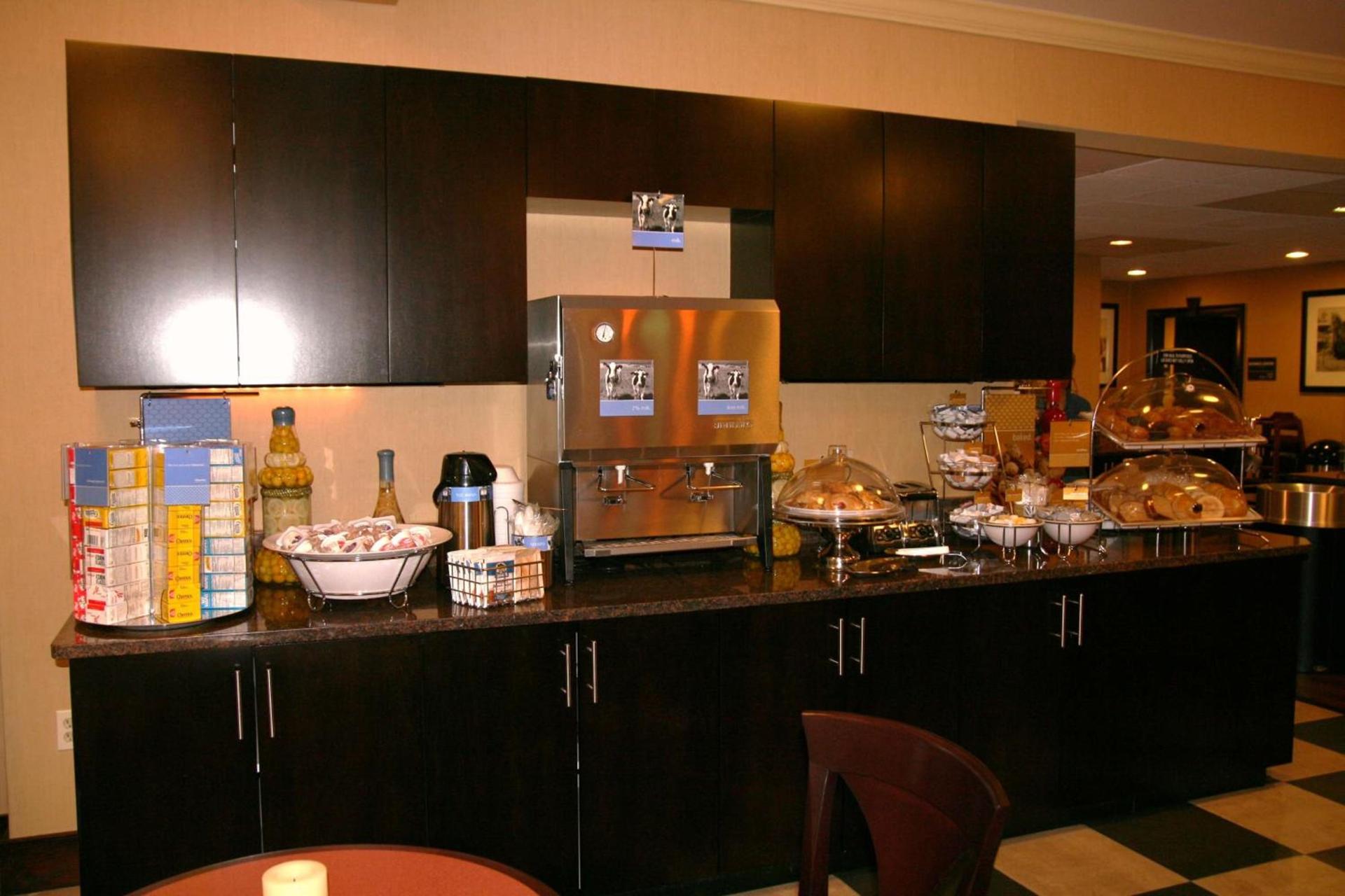 Hampton Inn Dalton photo 7