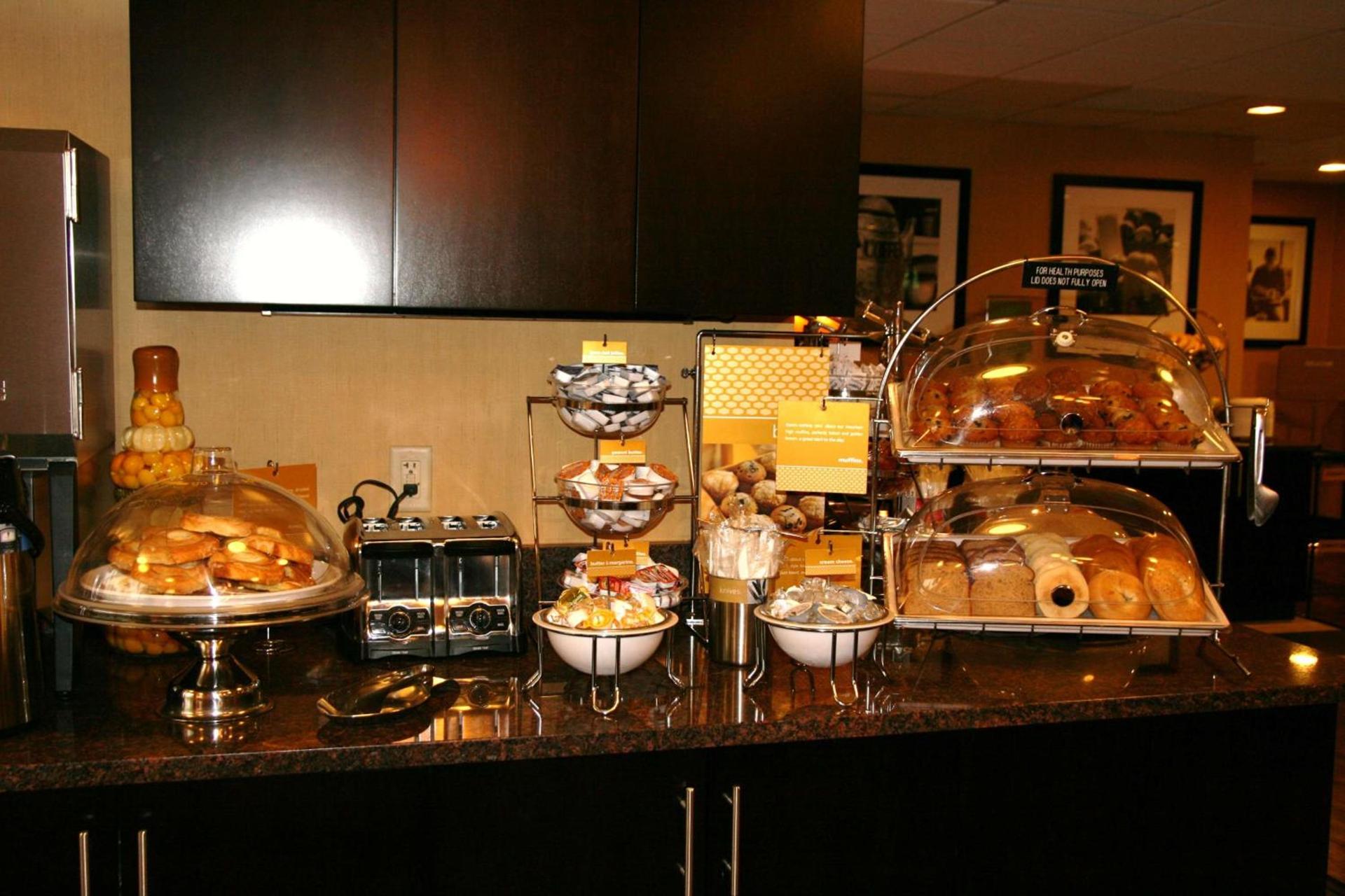 Hampton Inn Dalton photo 9