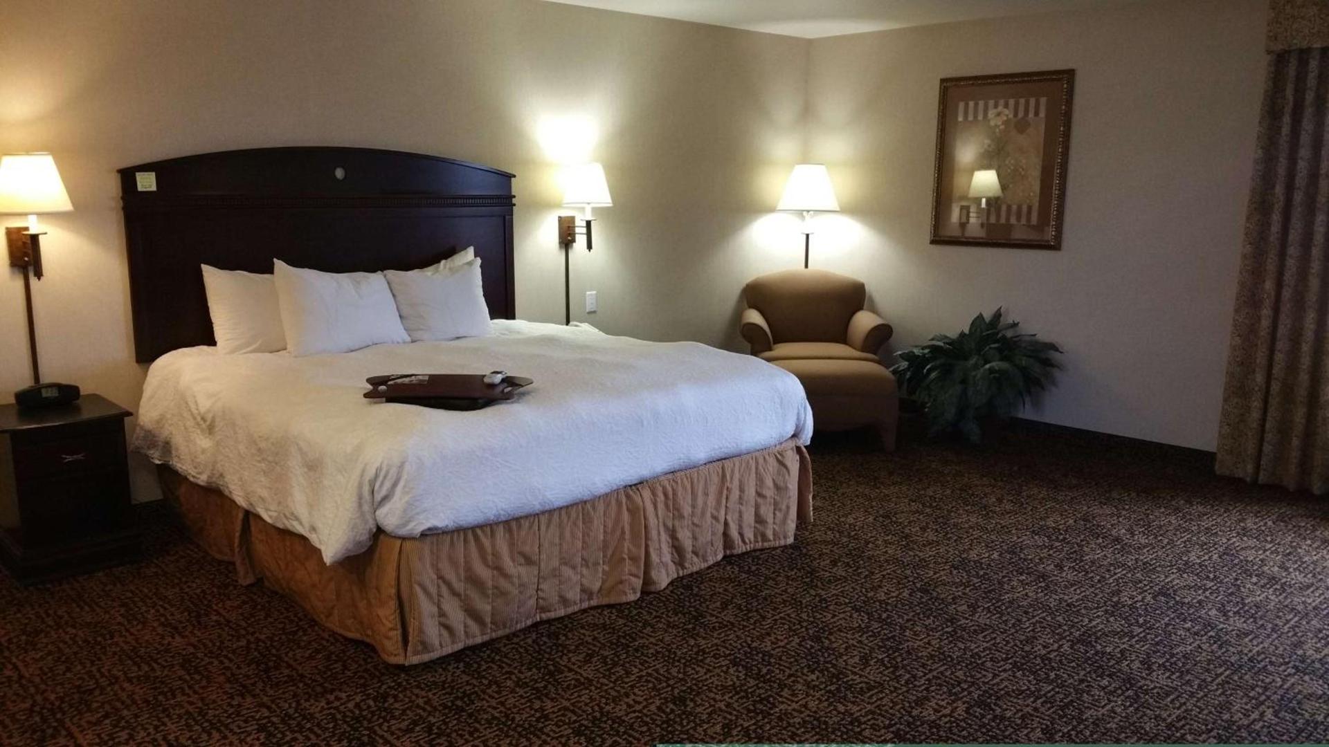 Hampton Inn & Suites Gallup photo 10