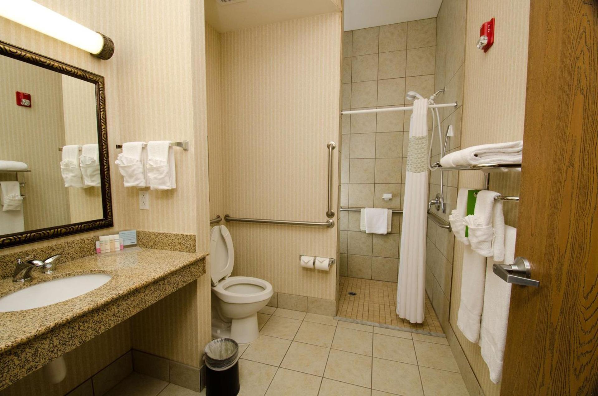 Hampton Inn & Suites Gallup photo 18
