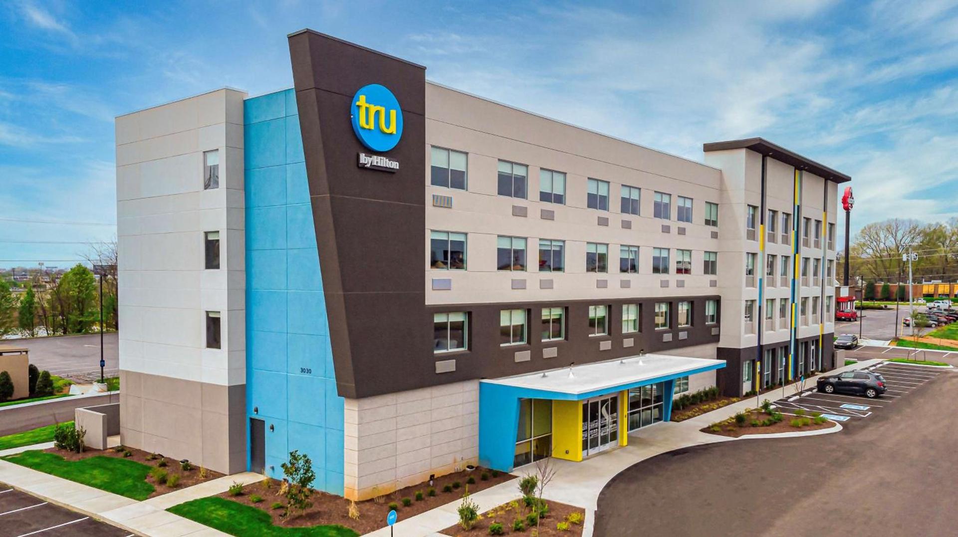 TRU By Hilton Clarksville photo 1