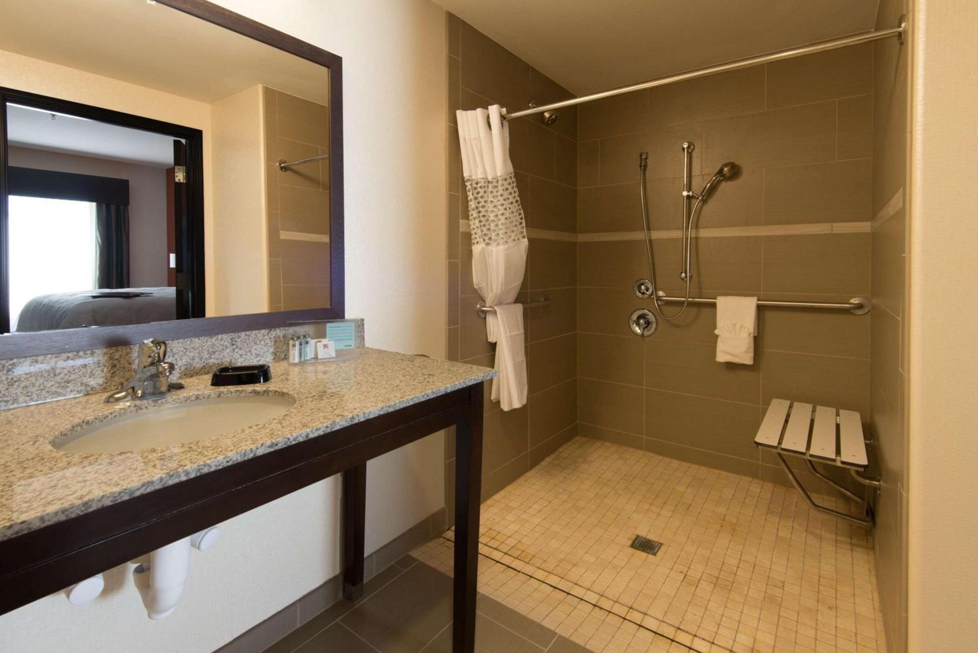 Hampton Inn & Suites Albuquerque North/I-25 photo 8