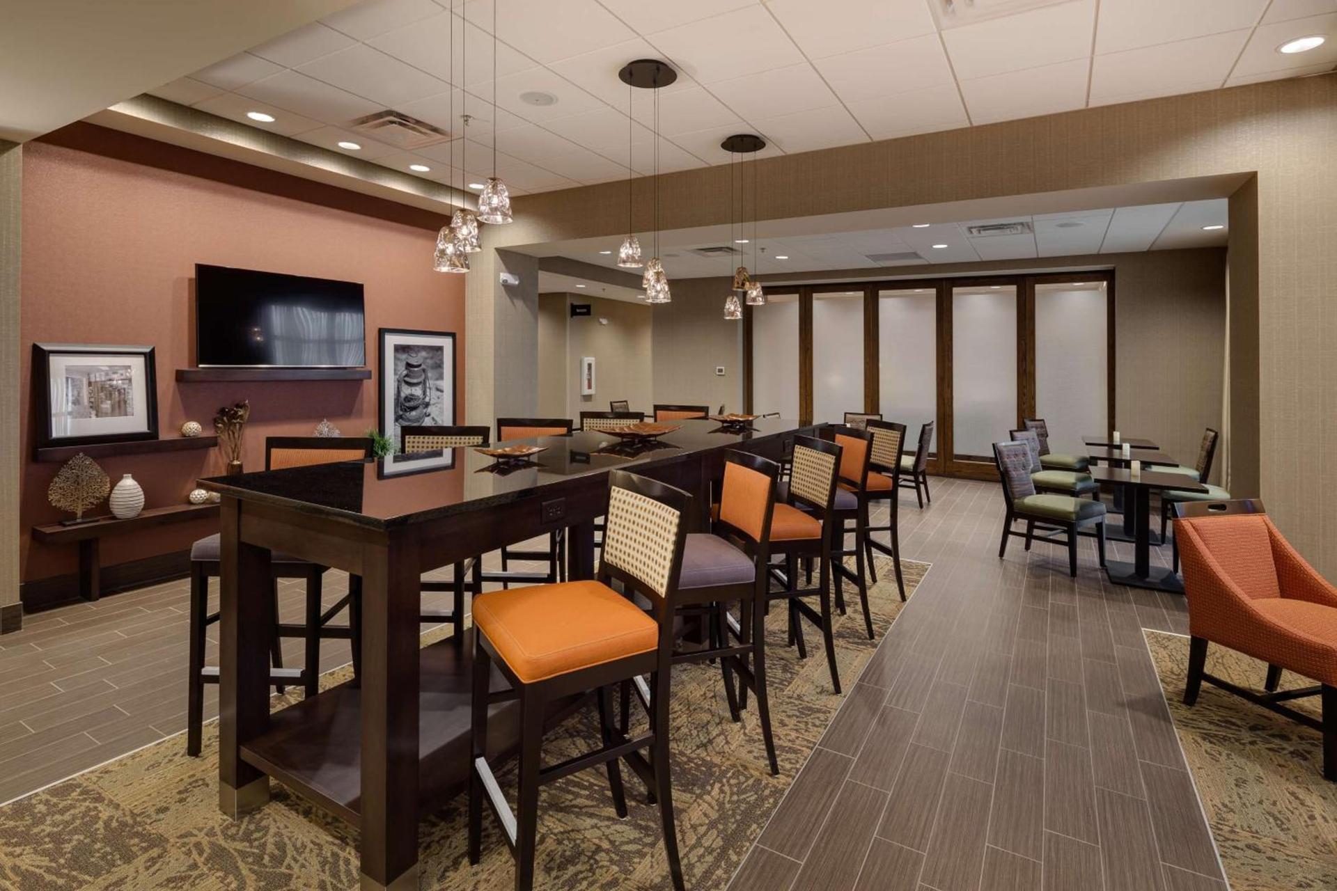 Hampton Inn Morristown, I-81, TN photo 9