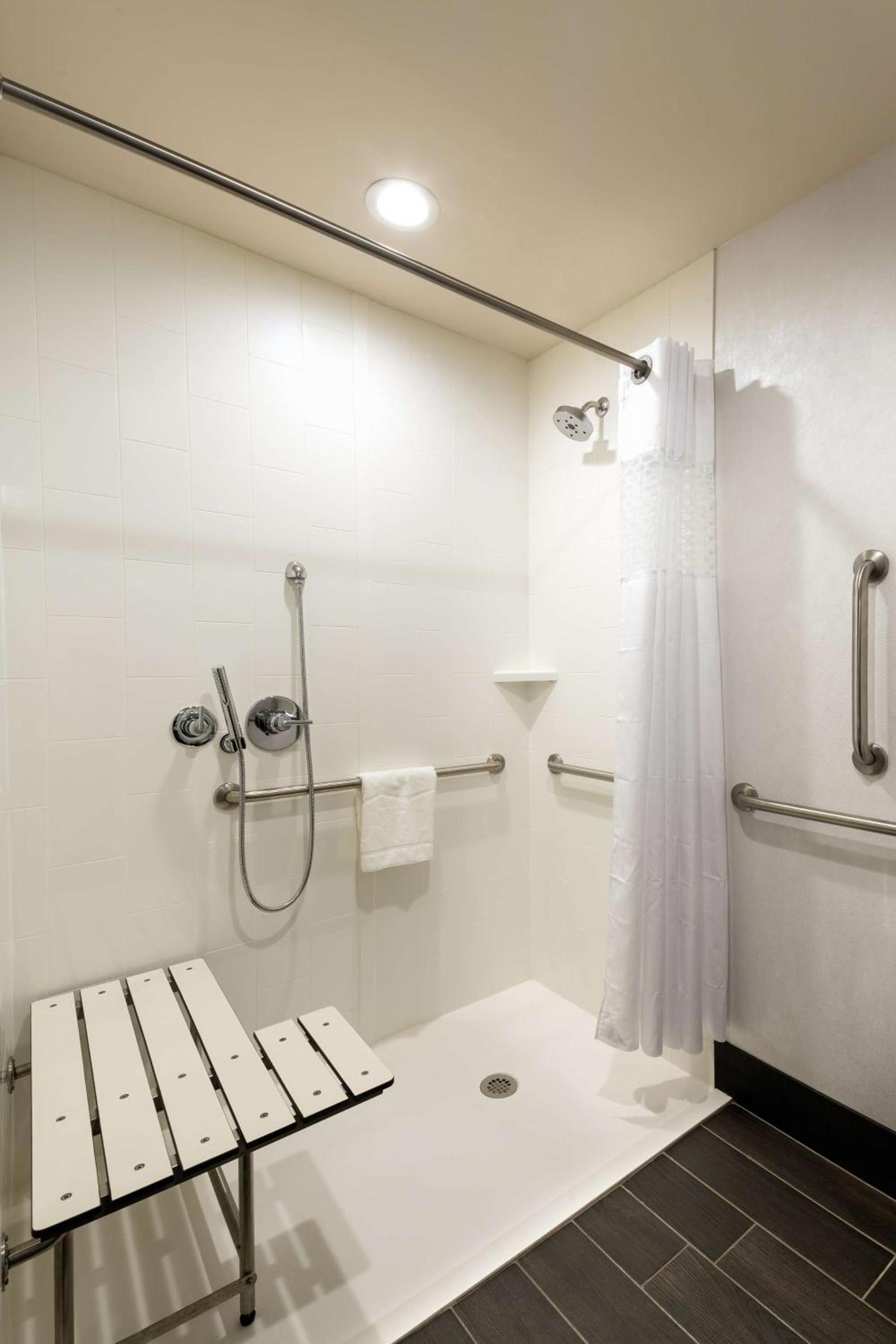 Hampton Inn Morristown, I-81, TN photo 14
