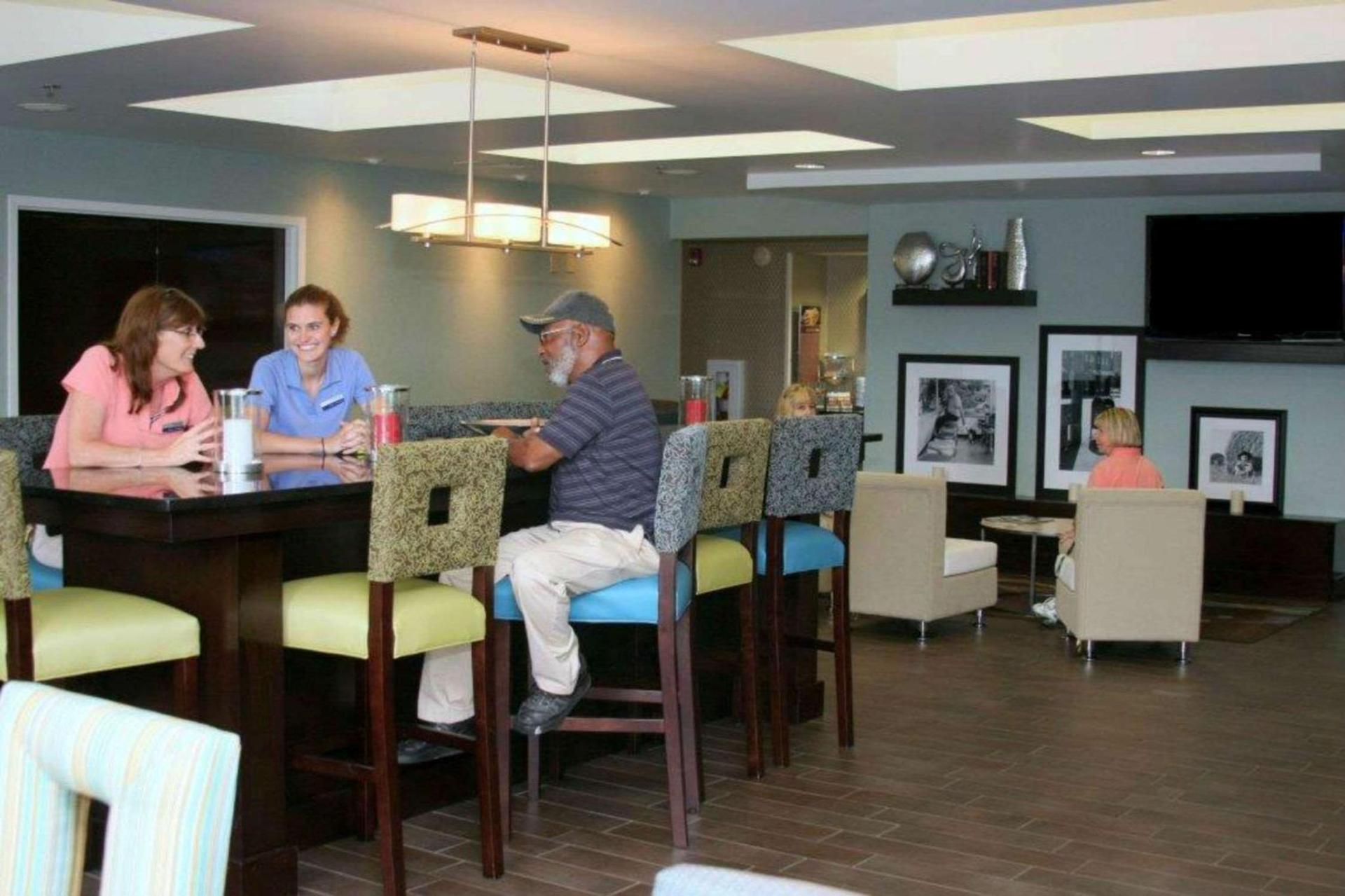 Hampton Inn Williamston photo 13