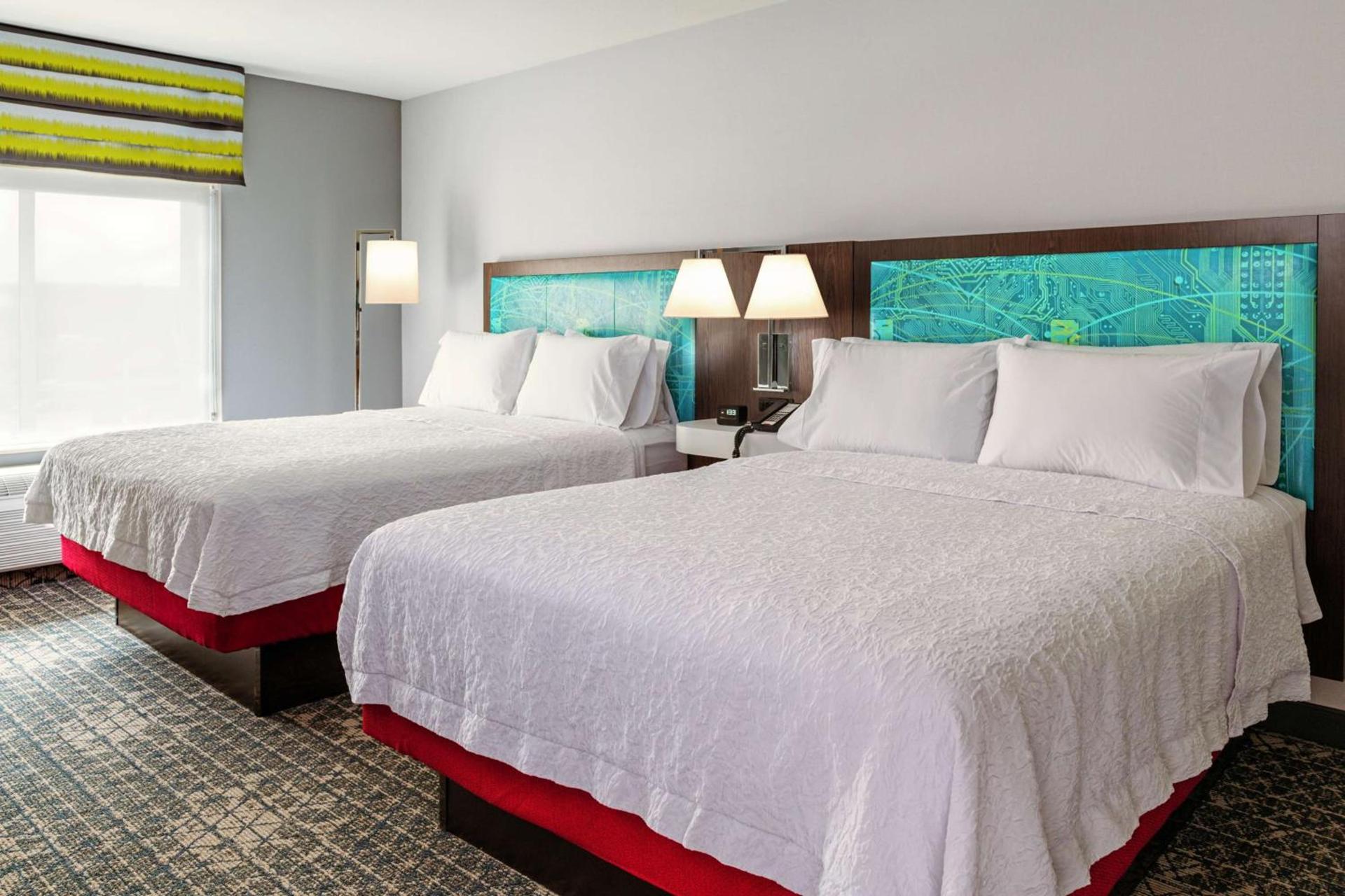 Hampton Inn & Suites Pittsburgh New Stanton PA photo 5