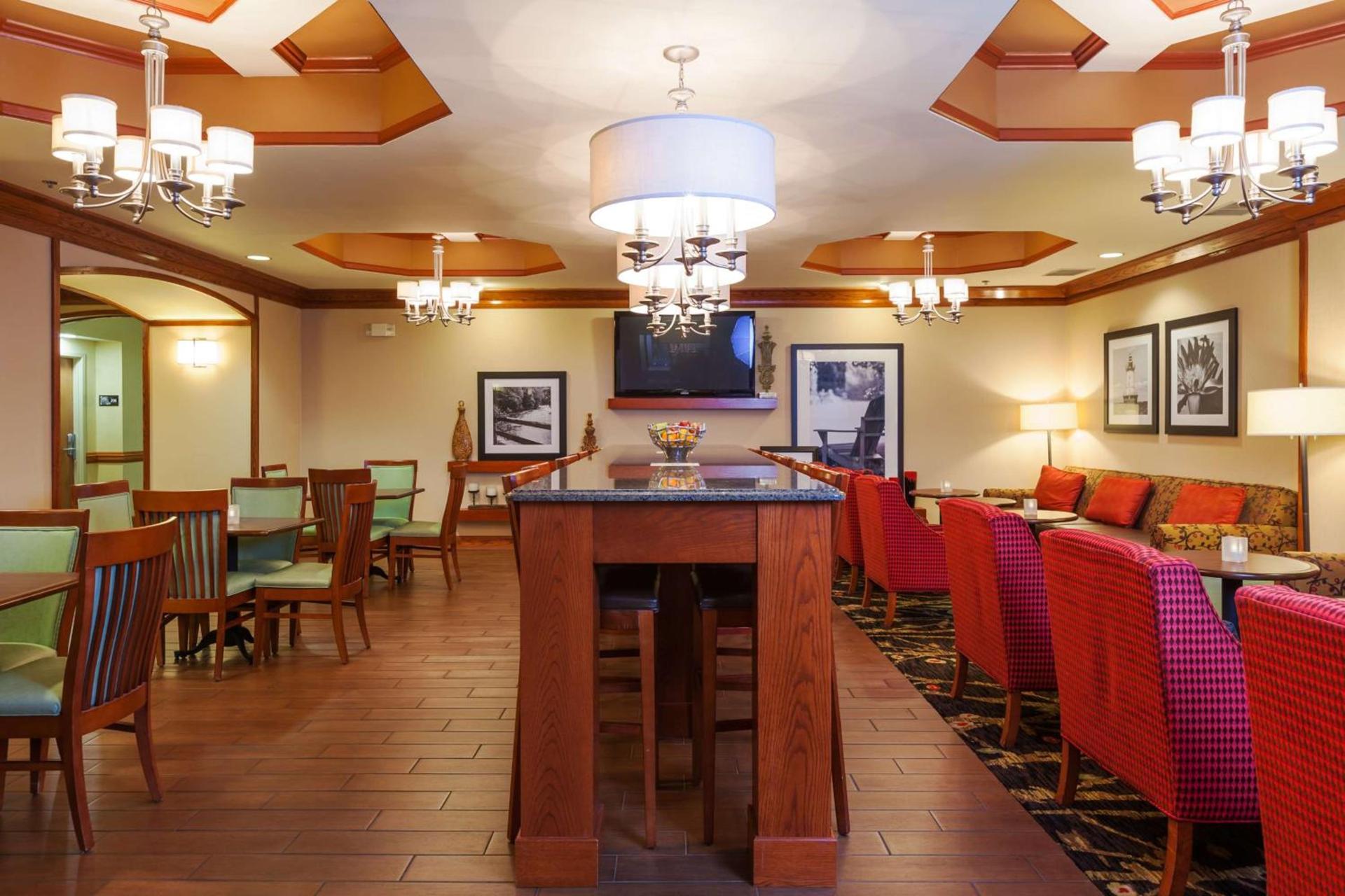 Hampton Inn Elkton photo 3