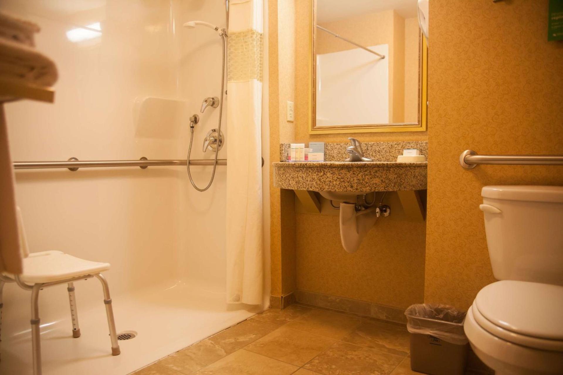 Hampton Inn Mountain Home photo 13