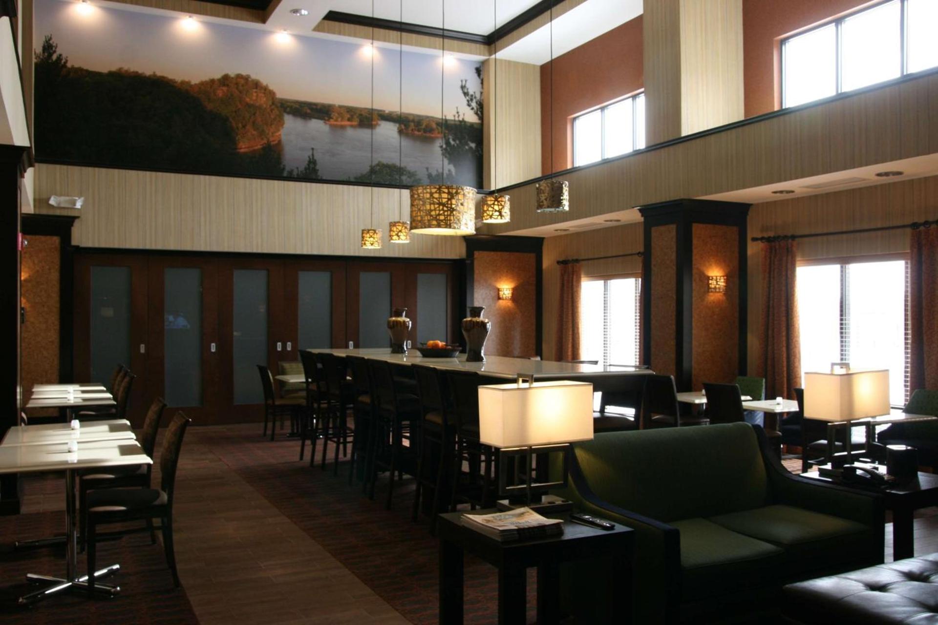 Hampton Inn and Suites Peru photo 2