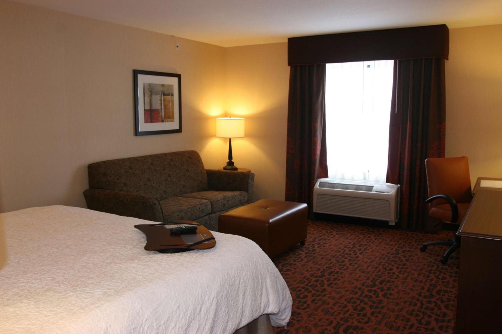 Hampton Inn and Suites Peru photo 3
