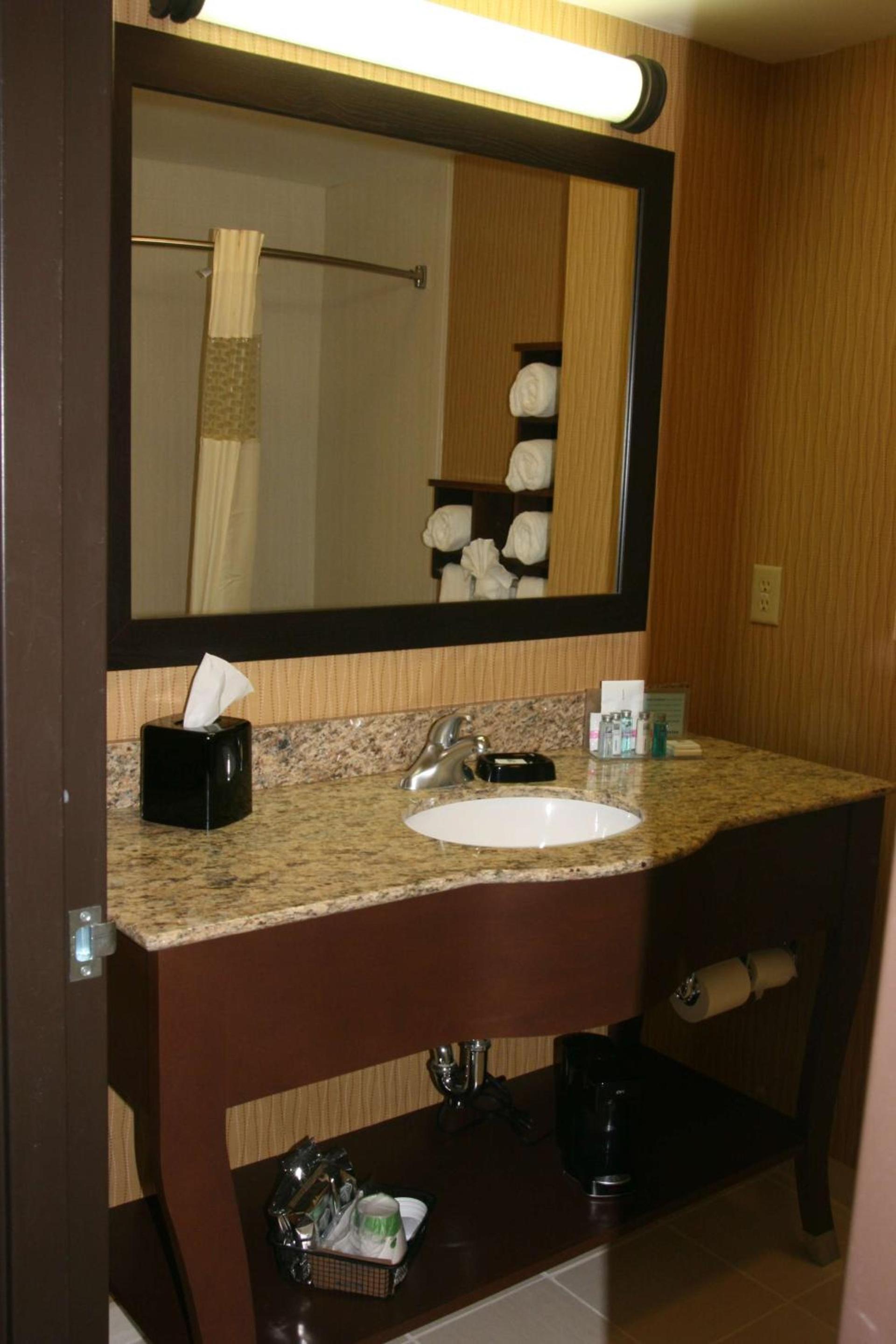 Hampton Inn and Suites Peru photo 5