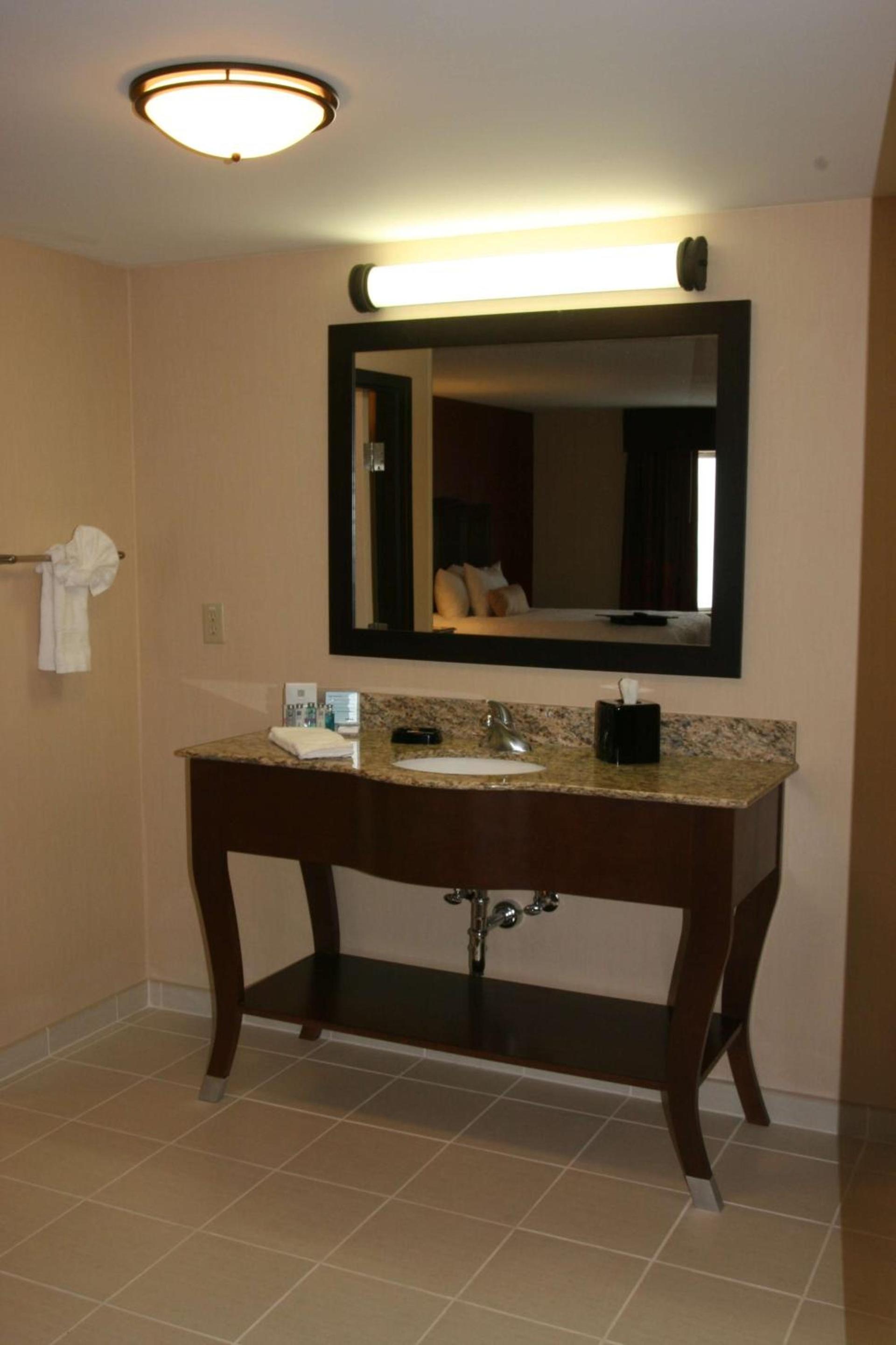 Hampton Inn and Suites Peru photo 11