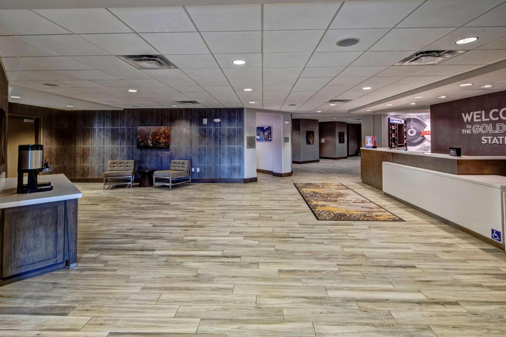 Hampton Inn & Suites San Jose Airport photo 3