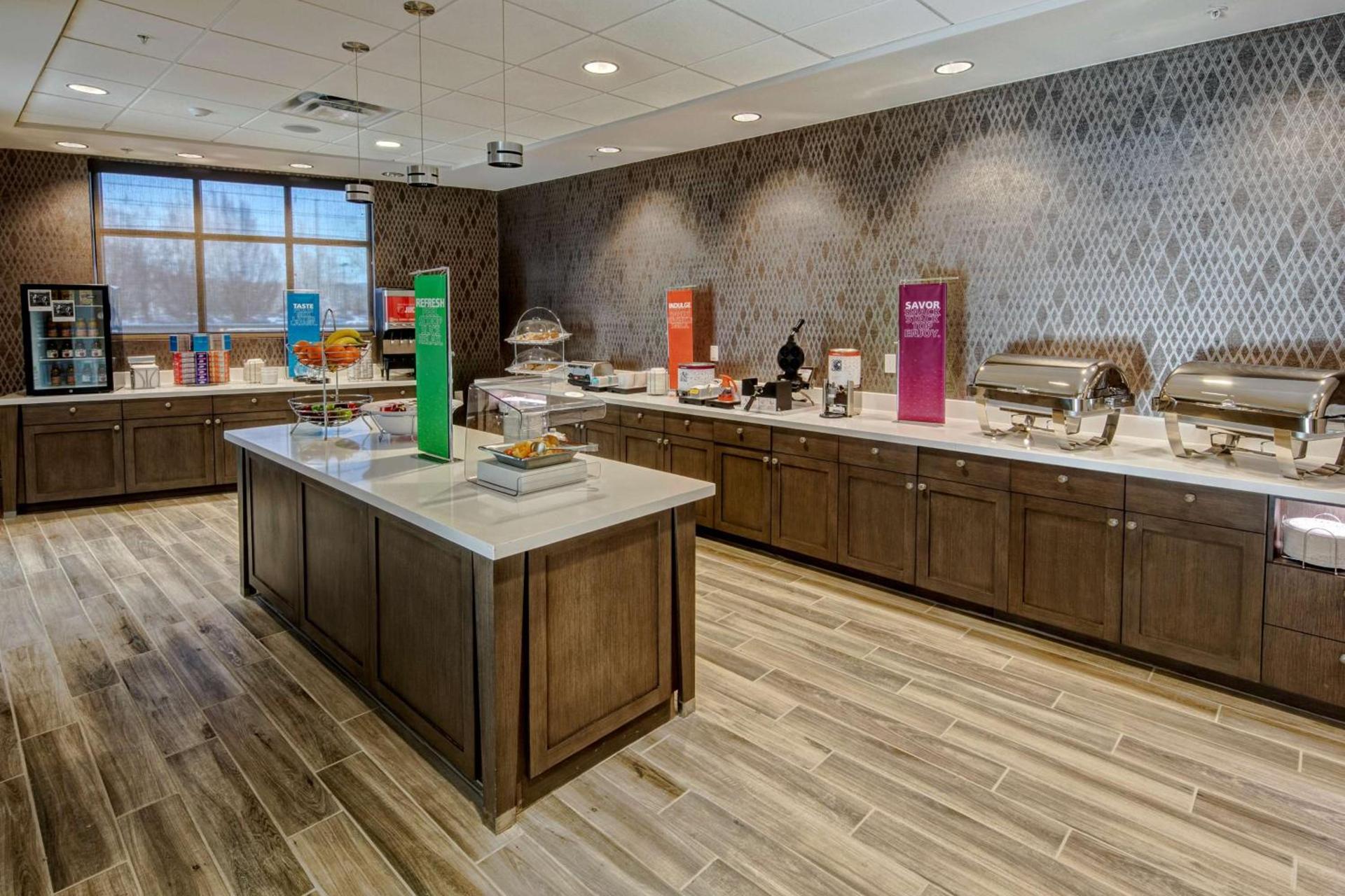 Hampton Inn & Suites San Jose Airport photo 9