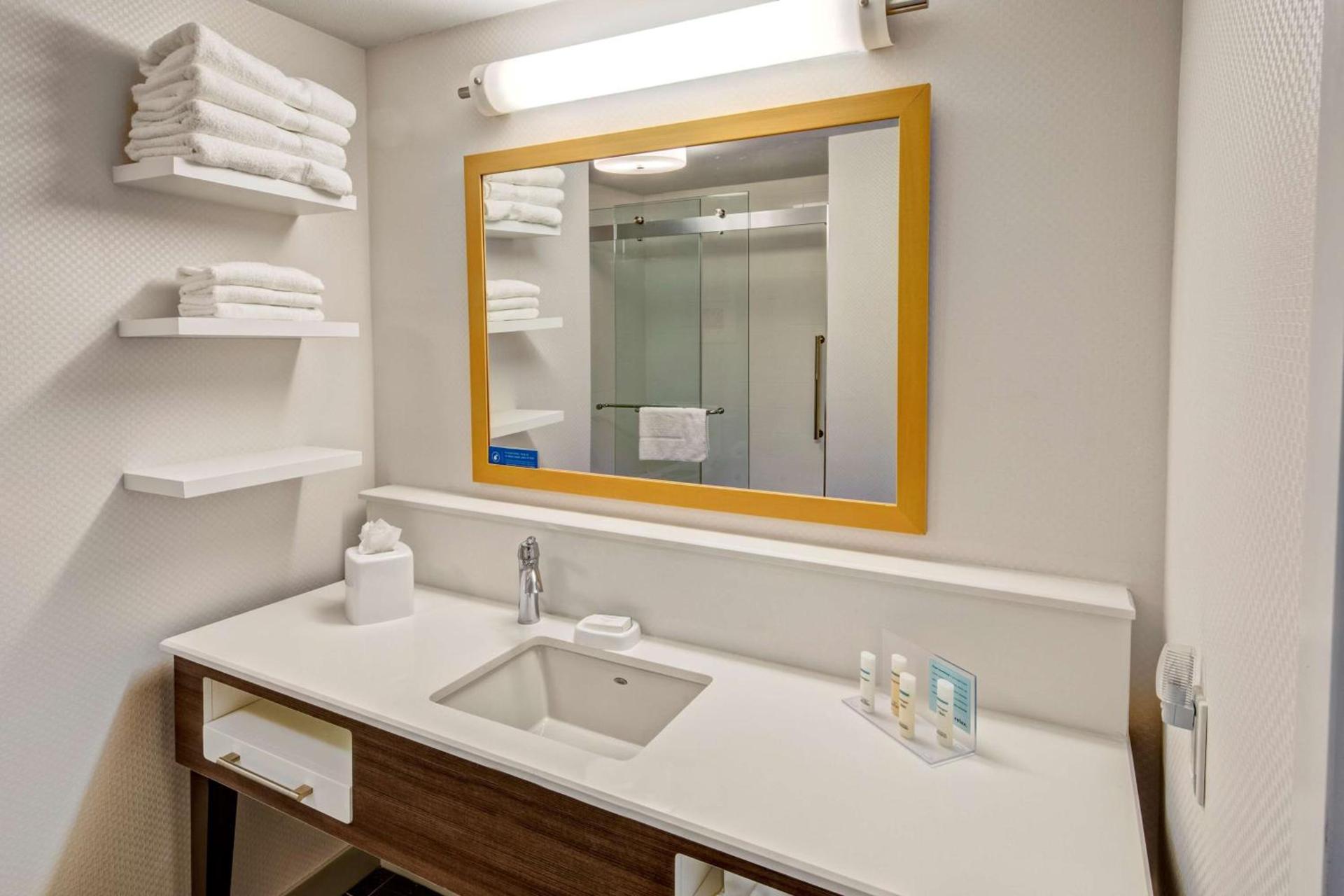 Hampton Inn & Suites San Jose Airport photo 14