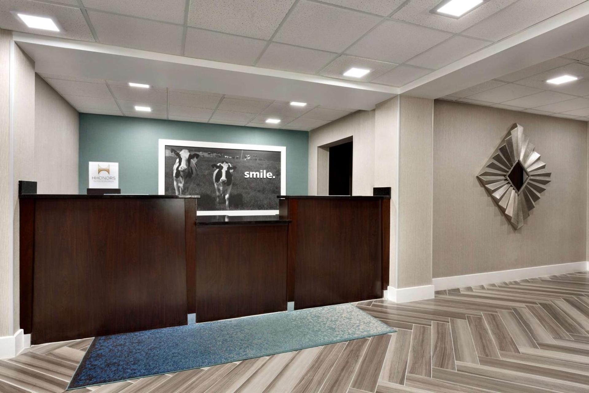 Hampton Inn Waycross photo 4