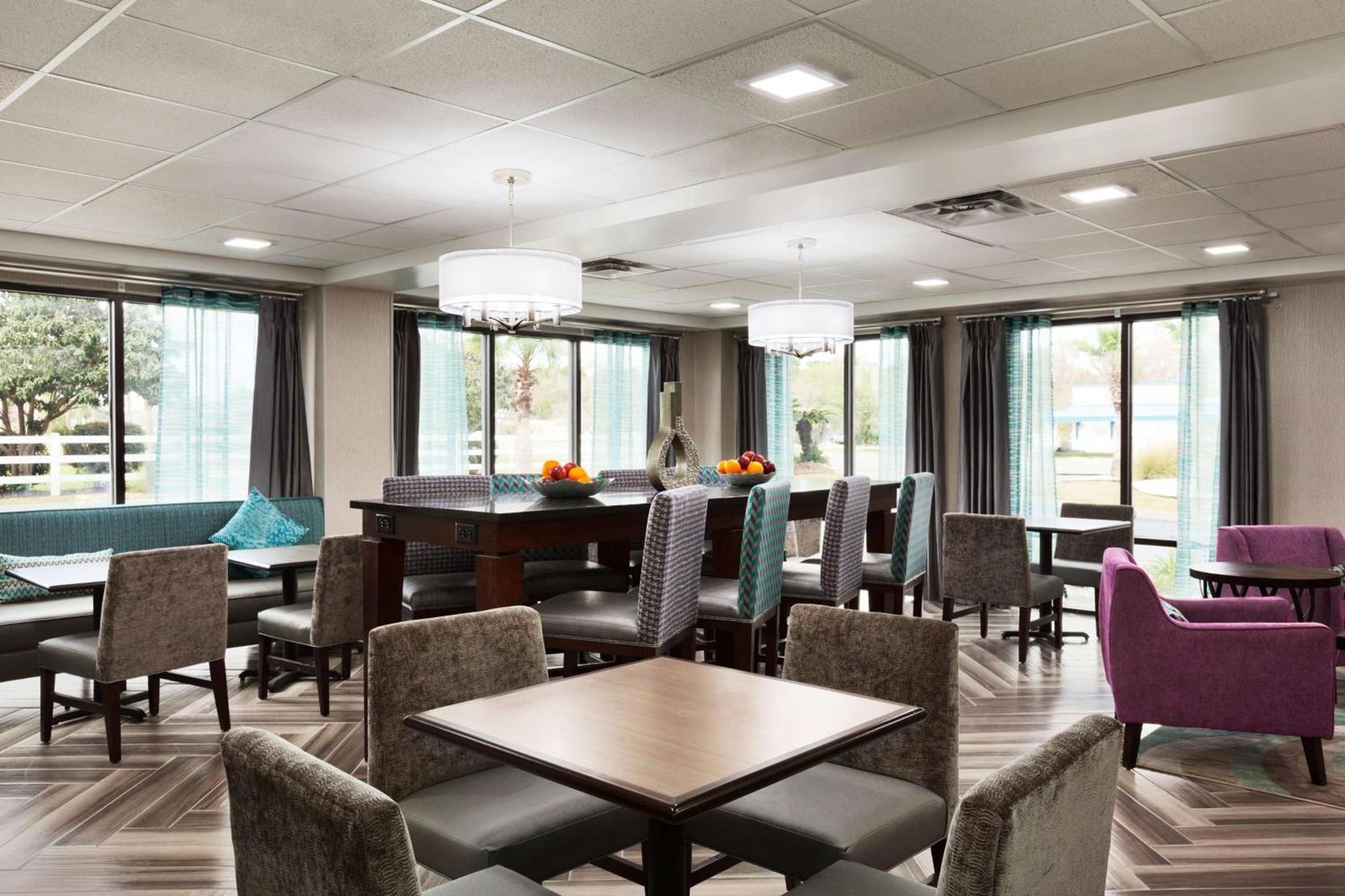 Hampton Inn Waycross photo 5