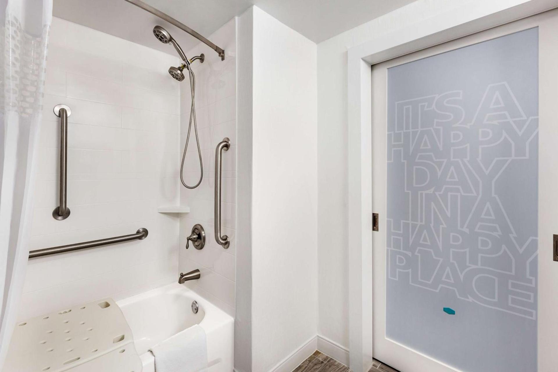 Hampton Inn Waycross photo 14