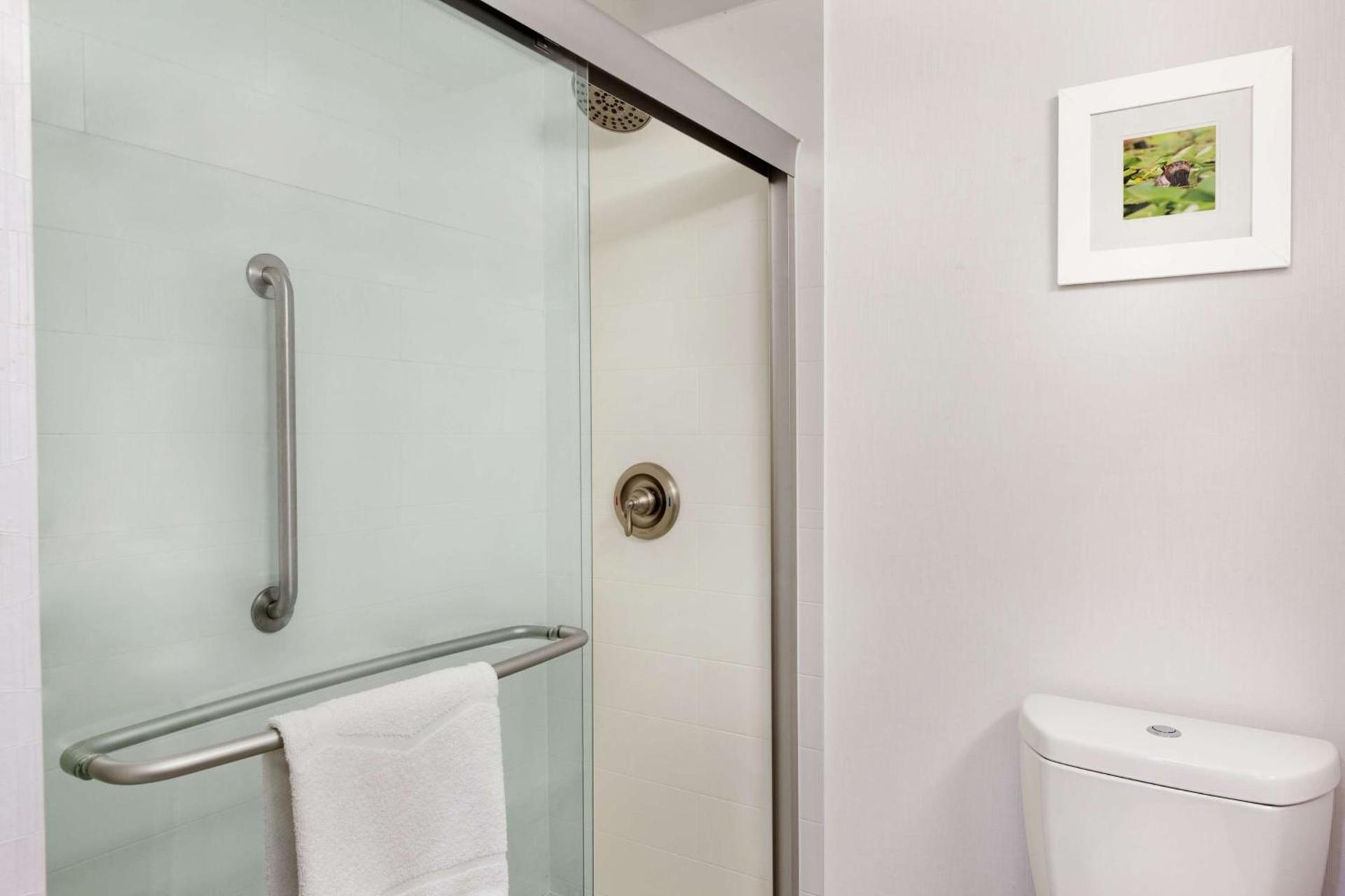 Hampton Inn Waycross photo 15