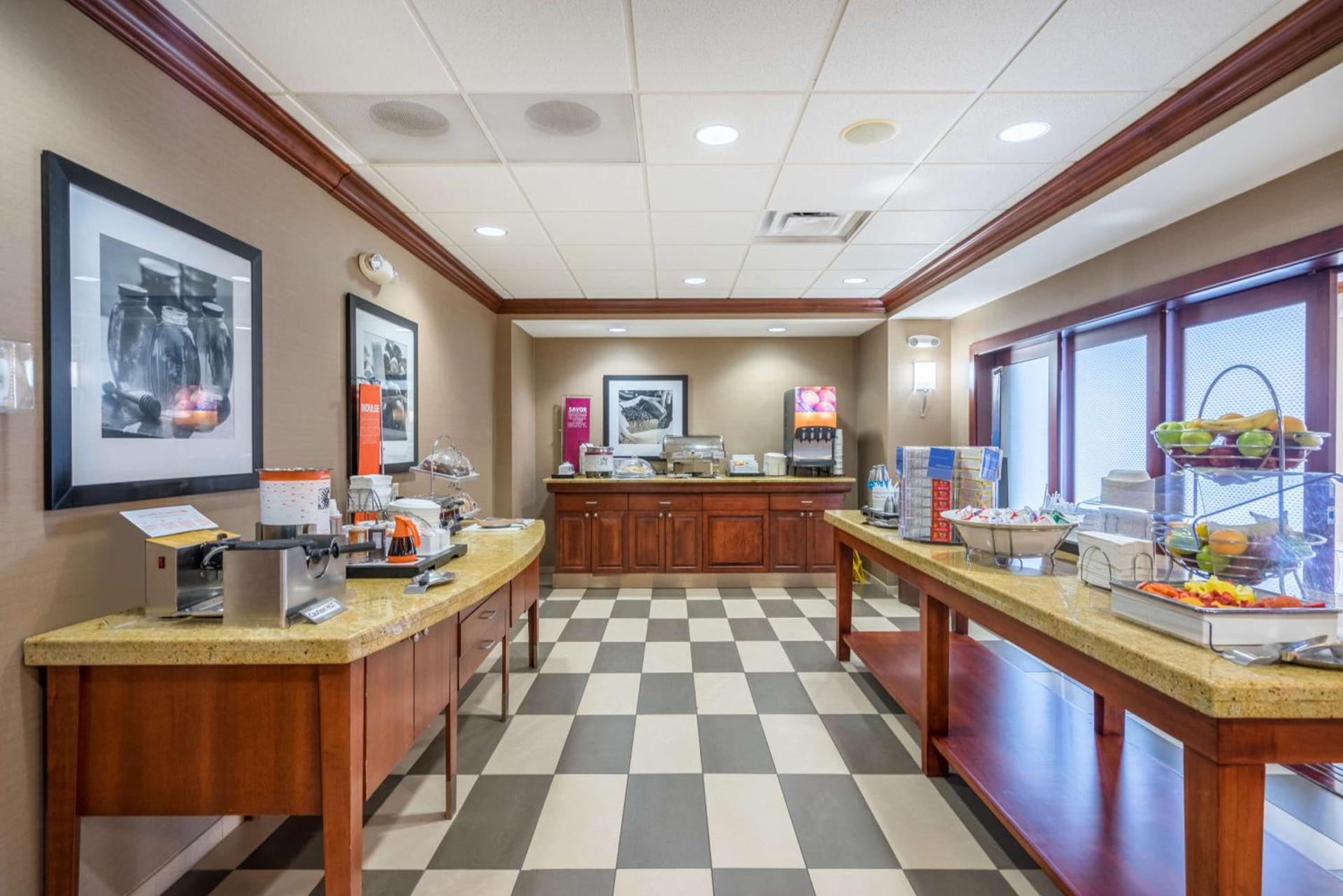 Hampton Inn Middletown photo 6