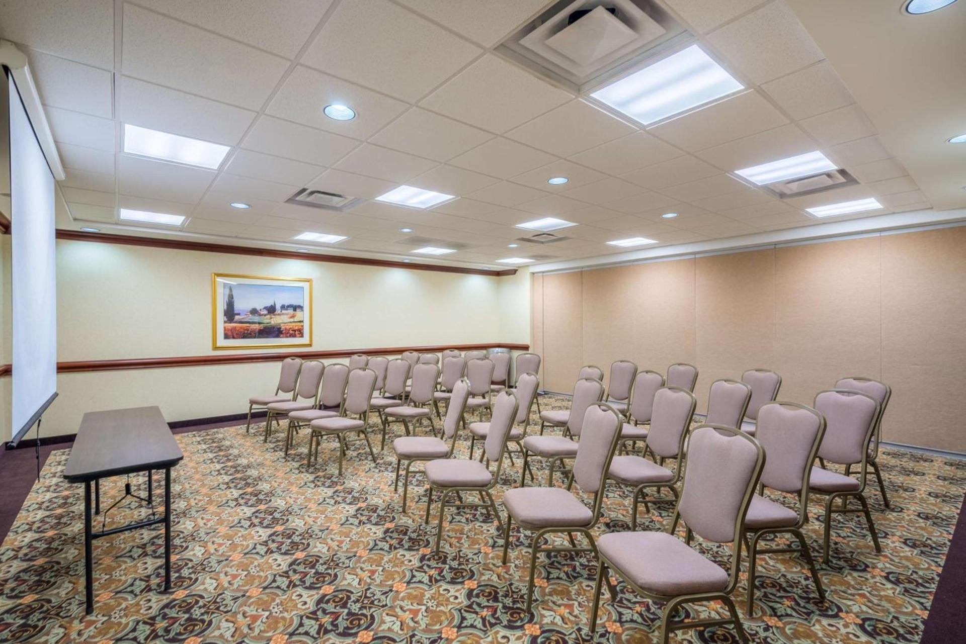 Hampton Inn Middletown photo 11
