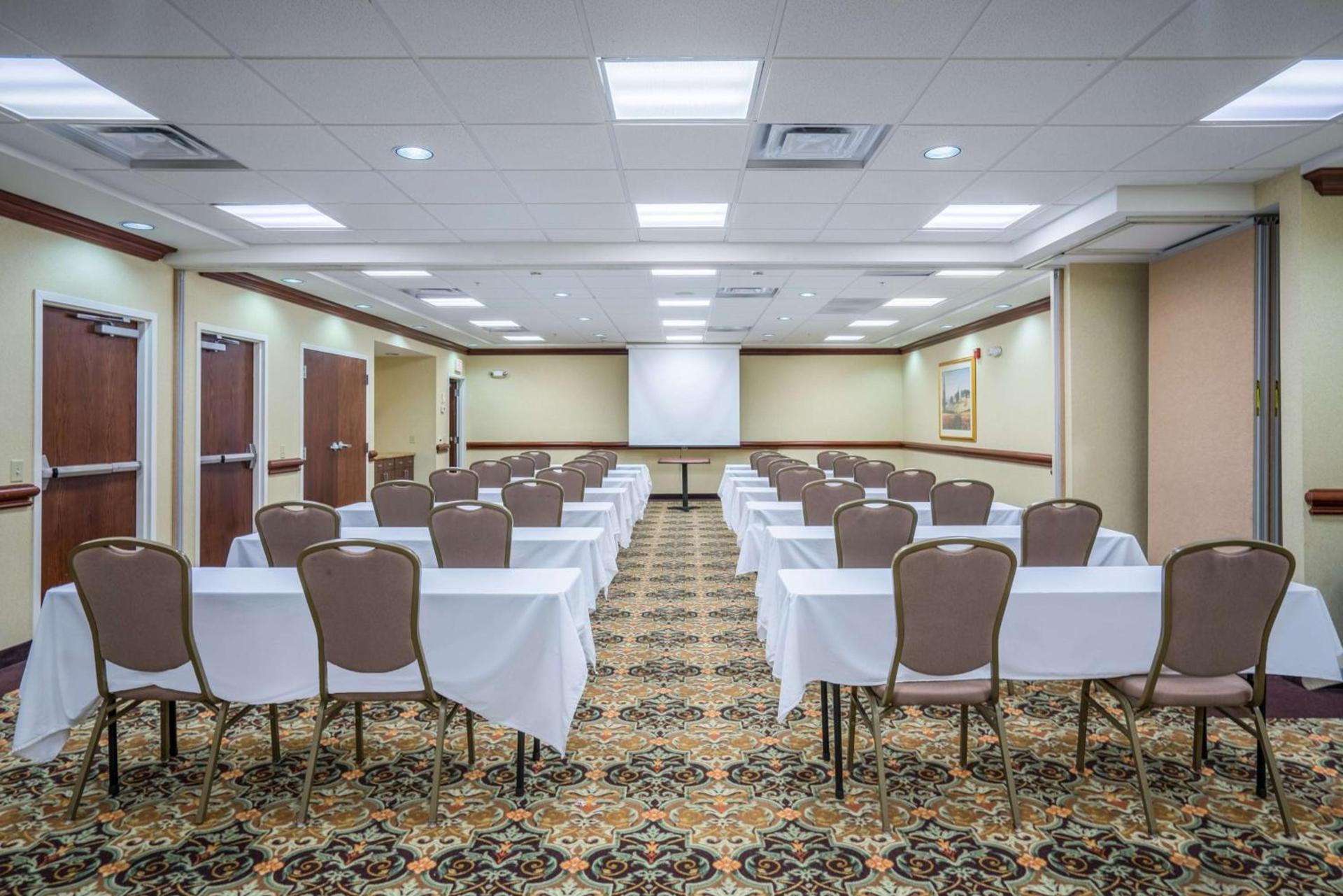 Hampton Inn Middletown photo 10