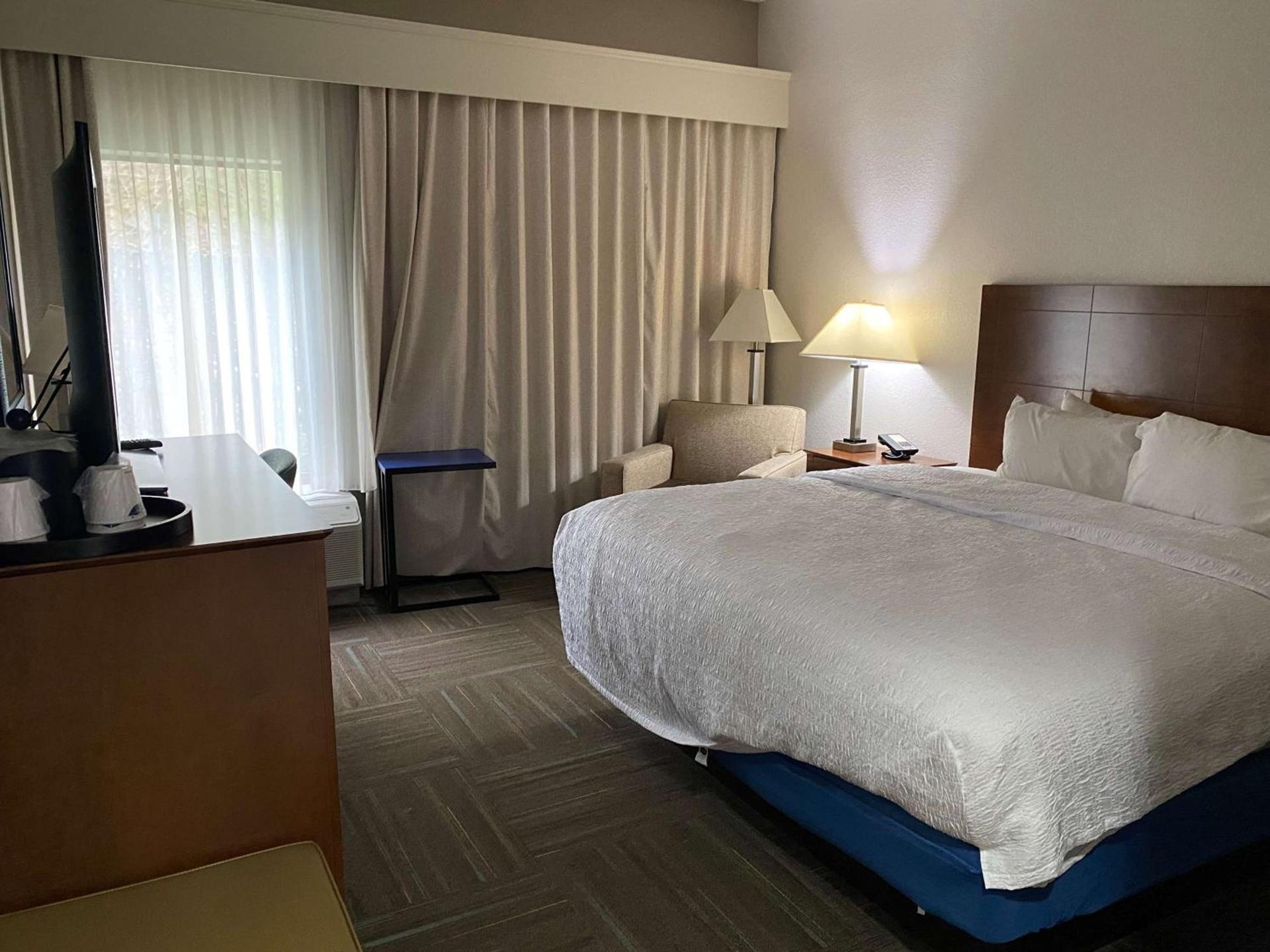 Hampton Inn Ft. Chiswell-Max Meadows photo 15