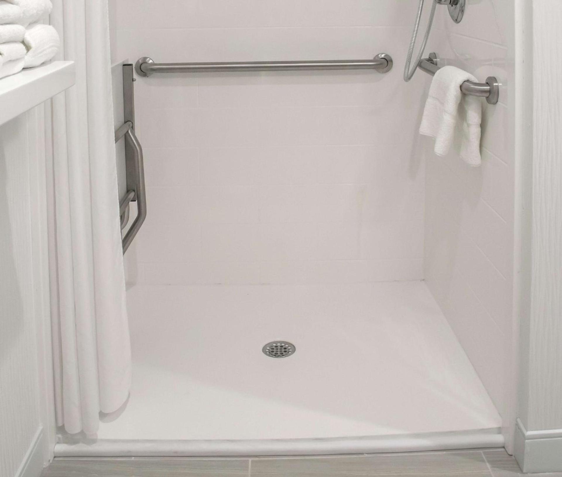 Hampton Inn Hartwell Ga photo 10