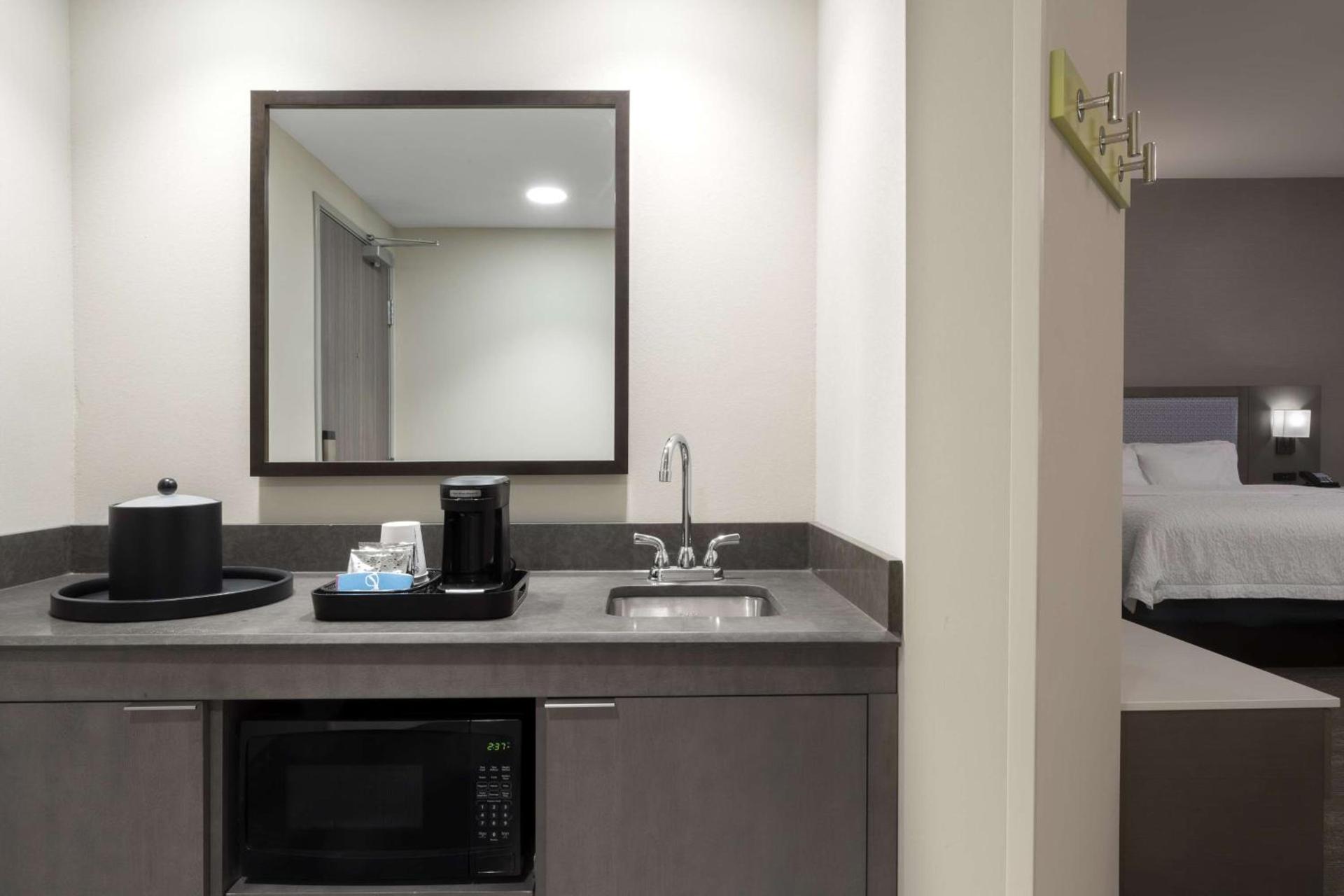 Hampton Inn & Suites St Charles Old Town Area, Mo photo 12