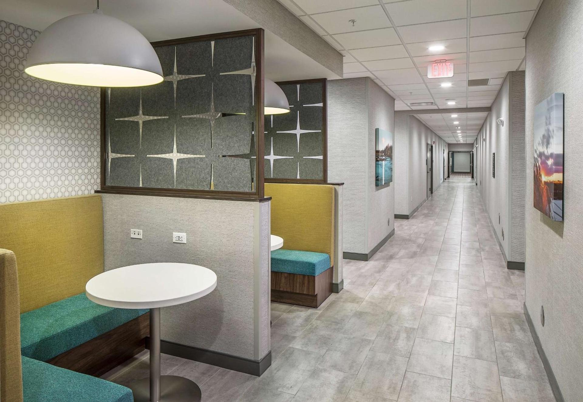 Hampton Inn Columbus photo 13