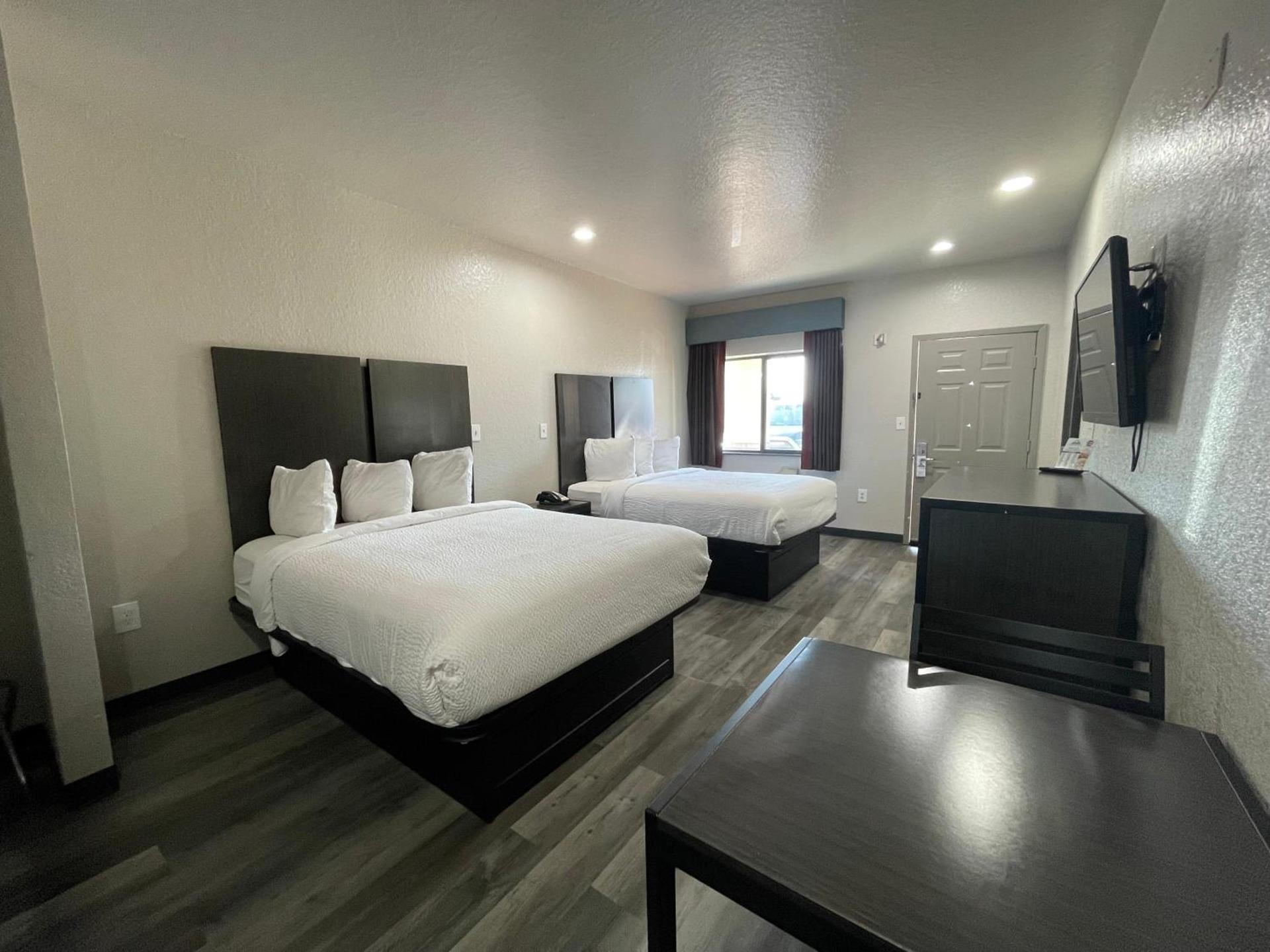 Days Inn by Wyndham Dickinson TX photo 69