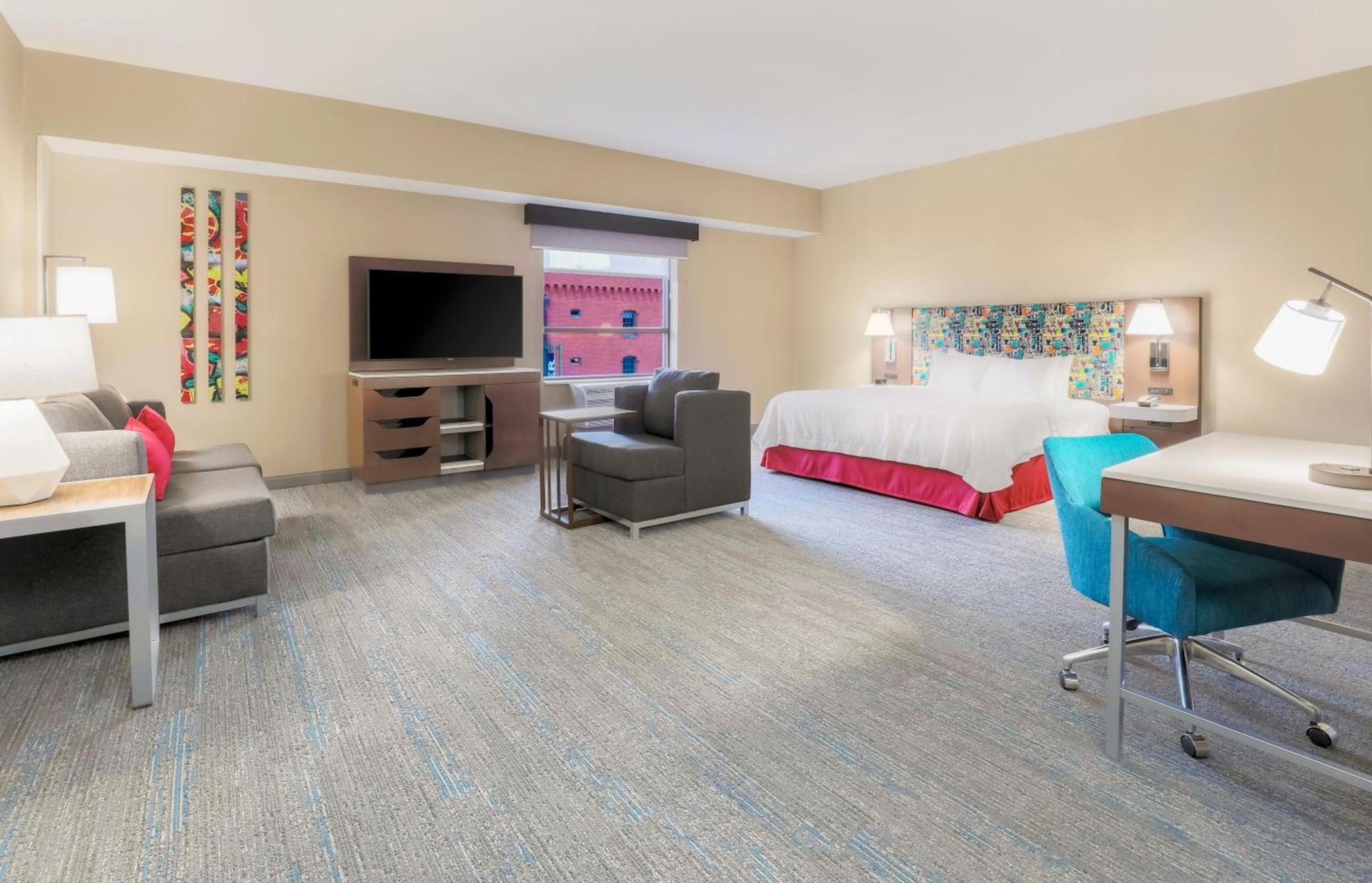 Hampton Inn & Suites Pittsburgh Downtown photo 43