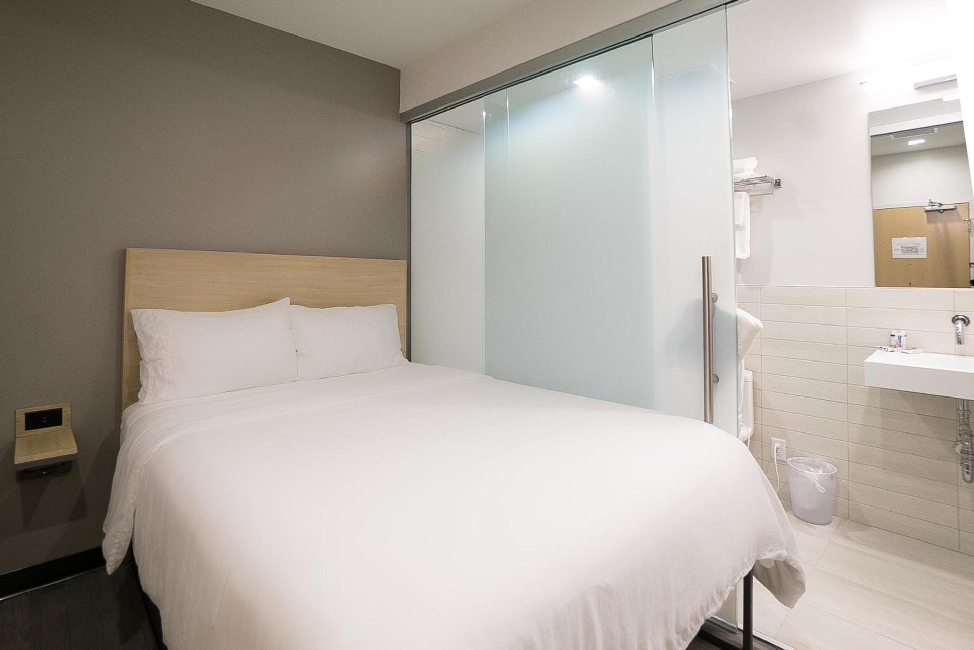 SOVA Micro-Room & Social Hotel photo 14